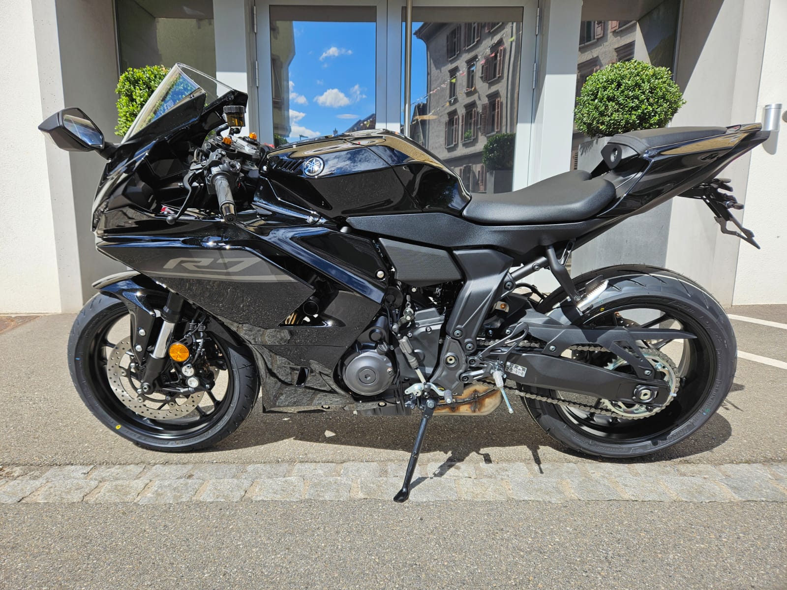 YAMAHA YZF-R7 (35kW)-showroom-element-2