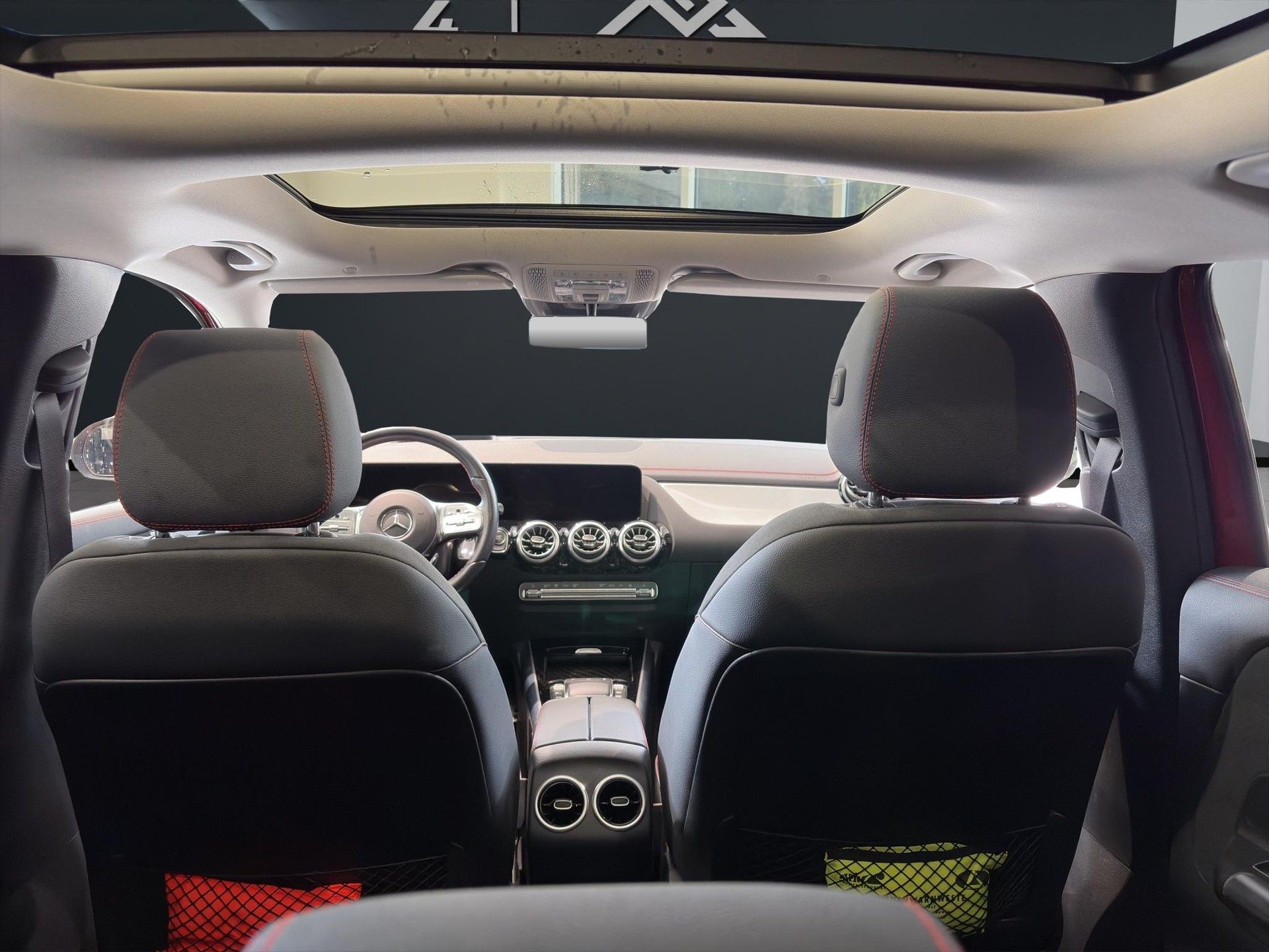 MERCEDES-BENZ EQA 350 Swiss Star AMG Line 4matic-image-13