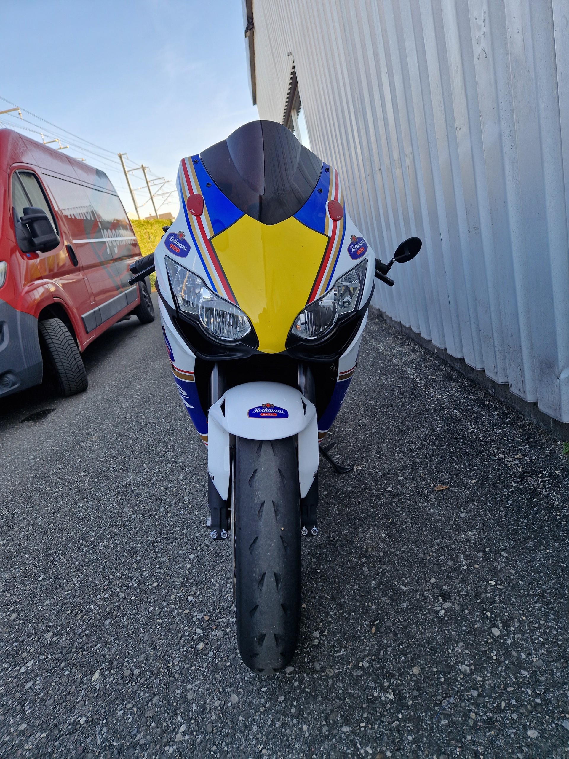HONDA CBR 1000 RA ABS Rothmans-showroom-element-2