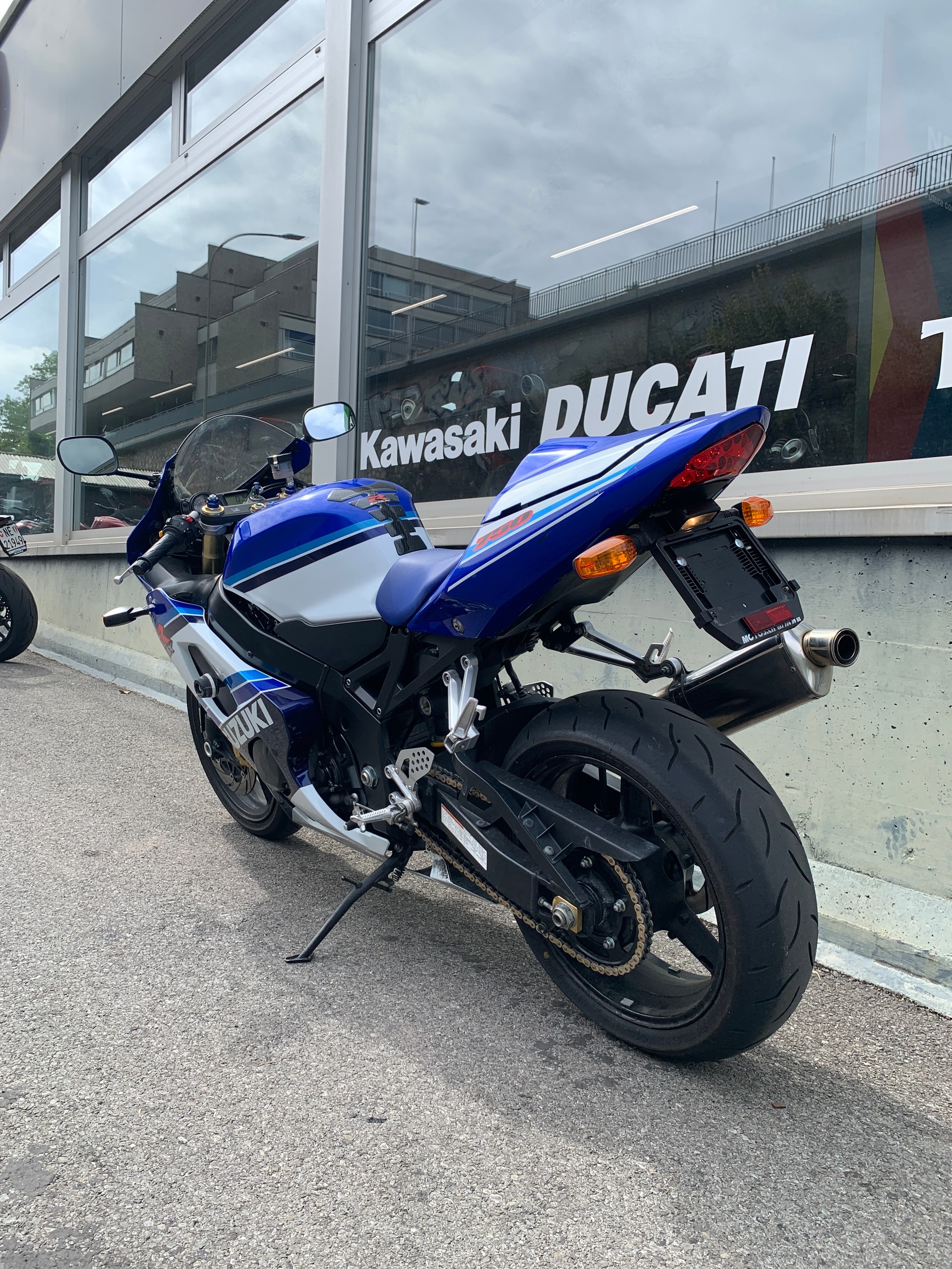 SUZUKI GSX-R 750 K5 Anniversary-image-4