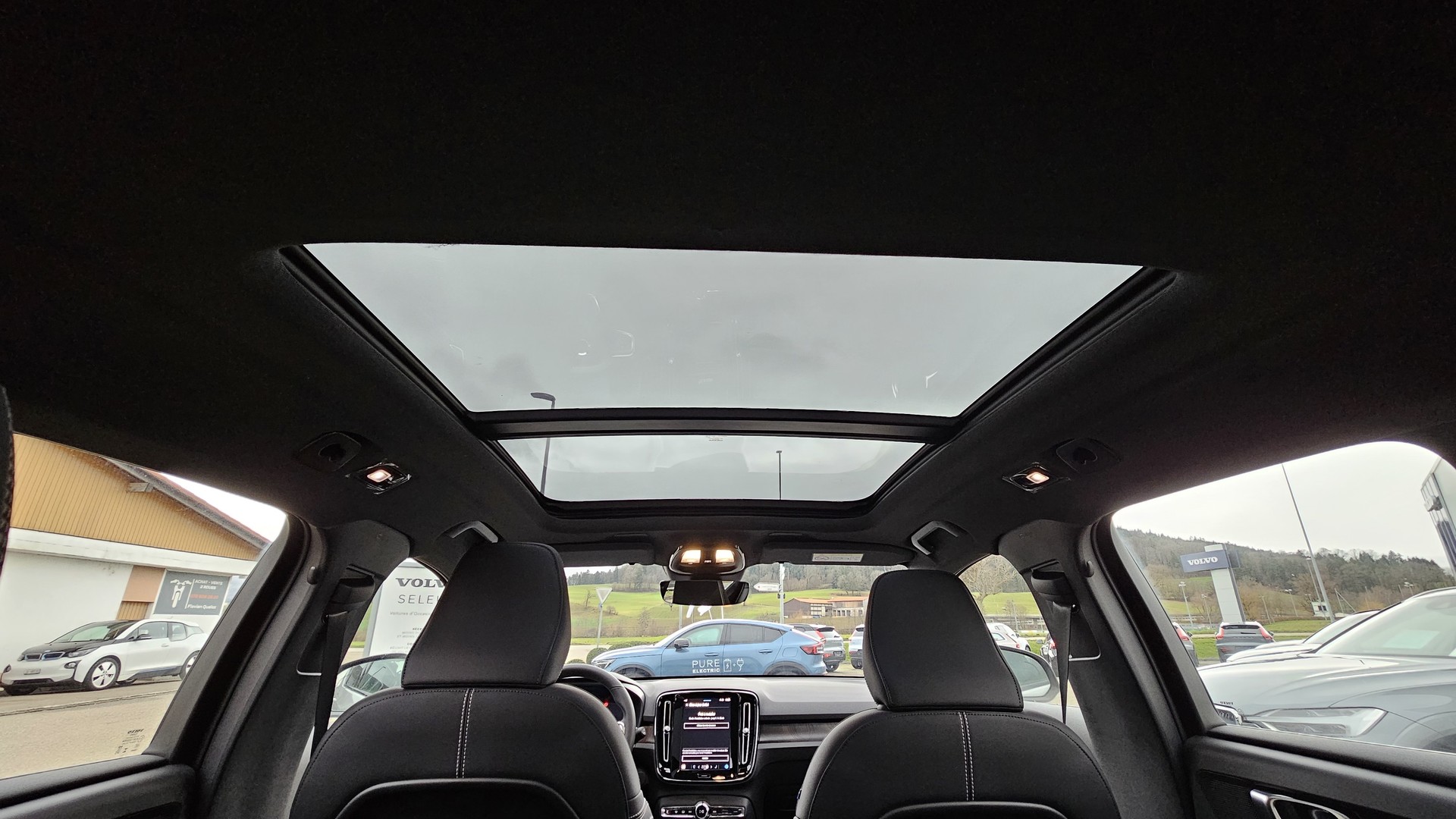 VOLVO XC40 P6 Ultimate-image-11