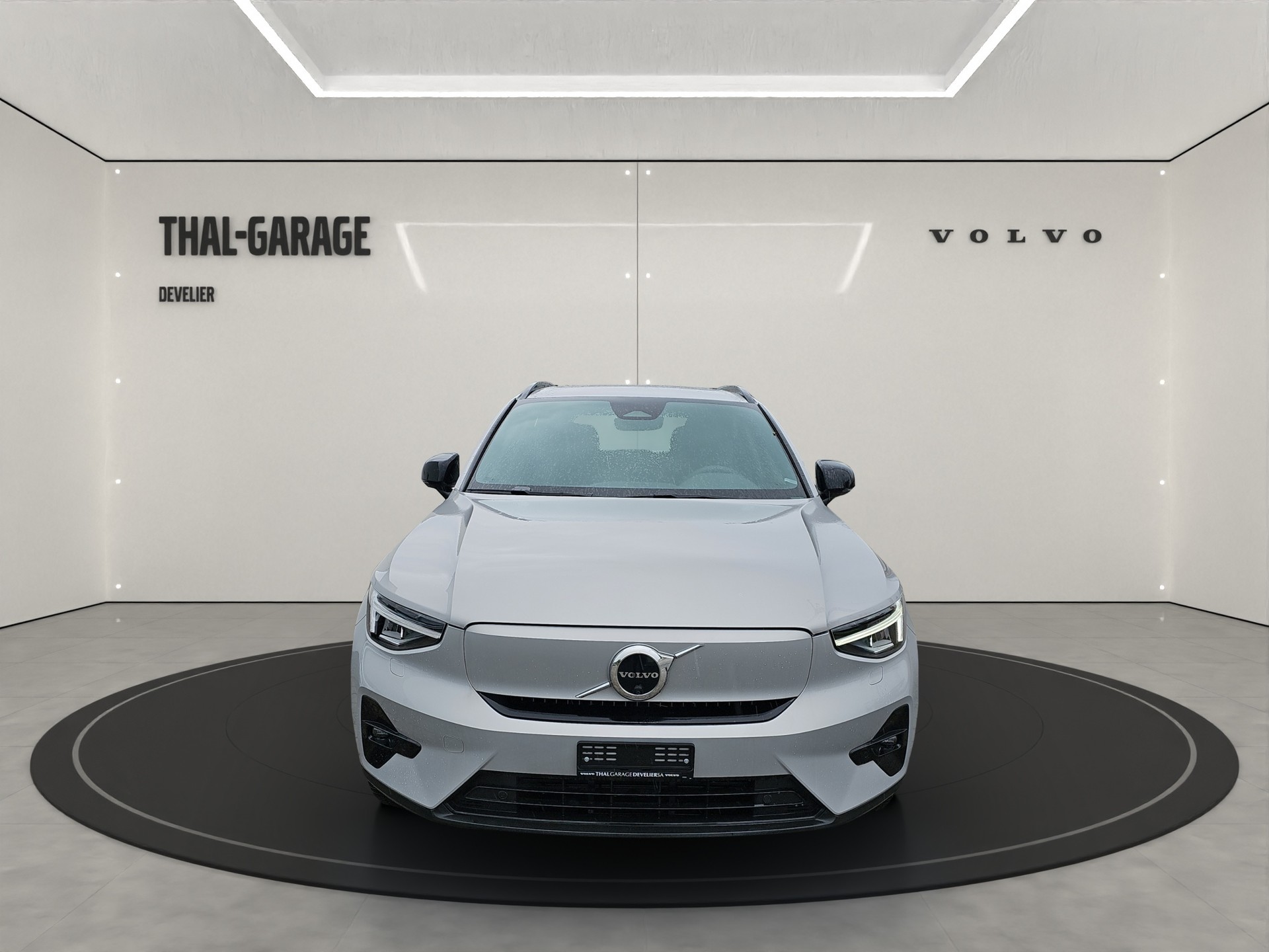 VOLVO XC40 P6 Ultimate-image-1