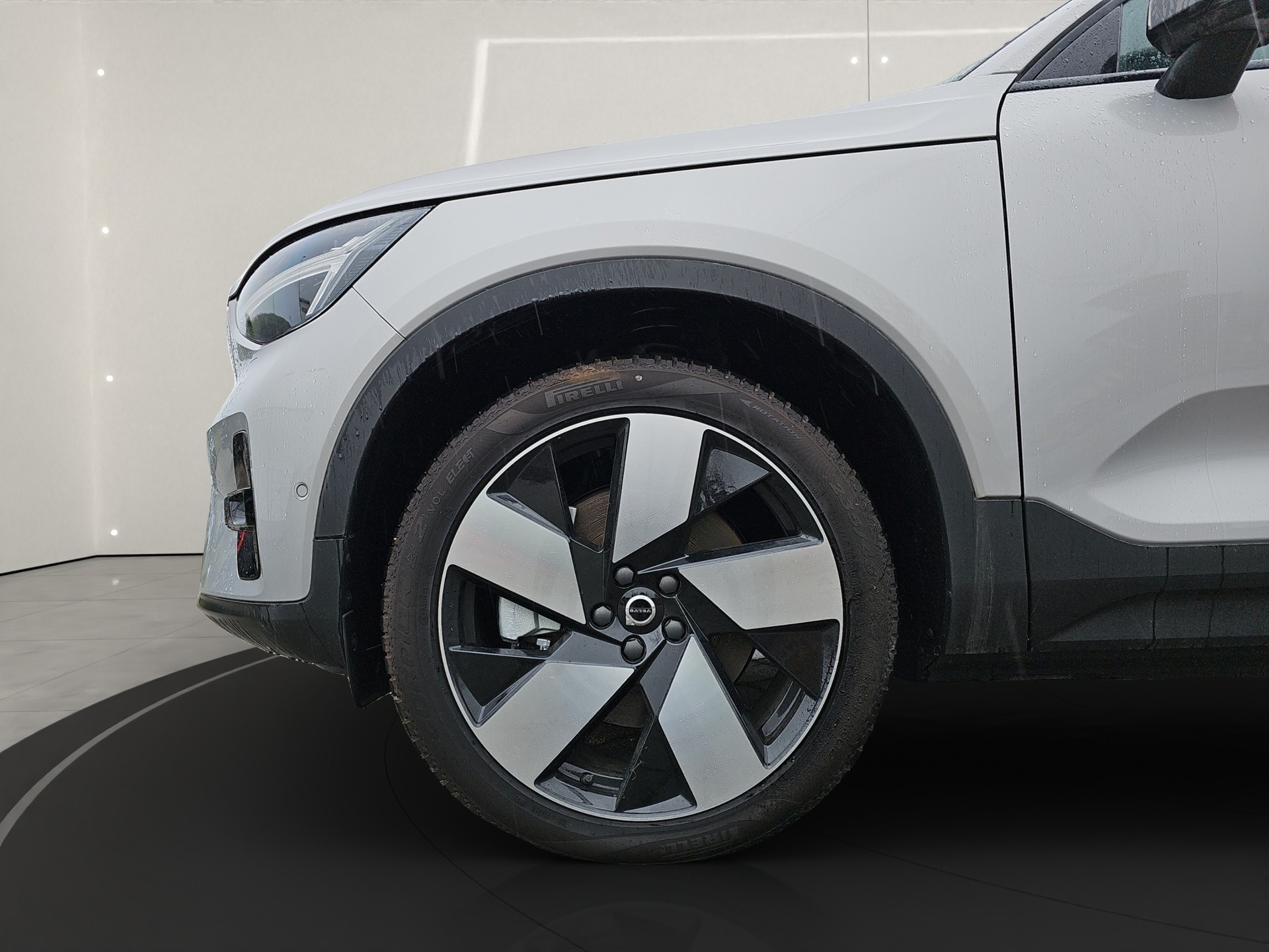 VOLVO XC40 P6 Ultimate-image-4