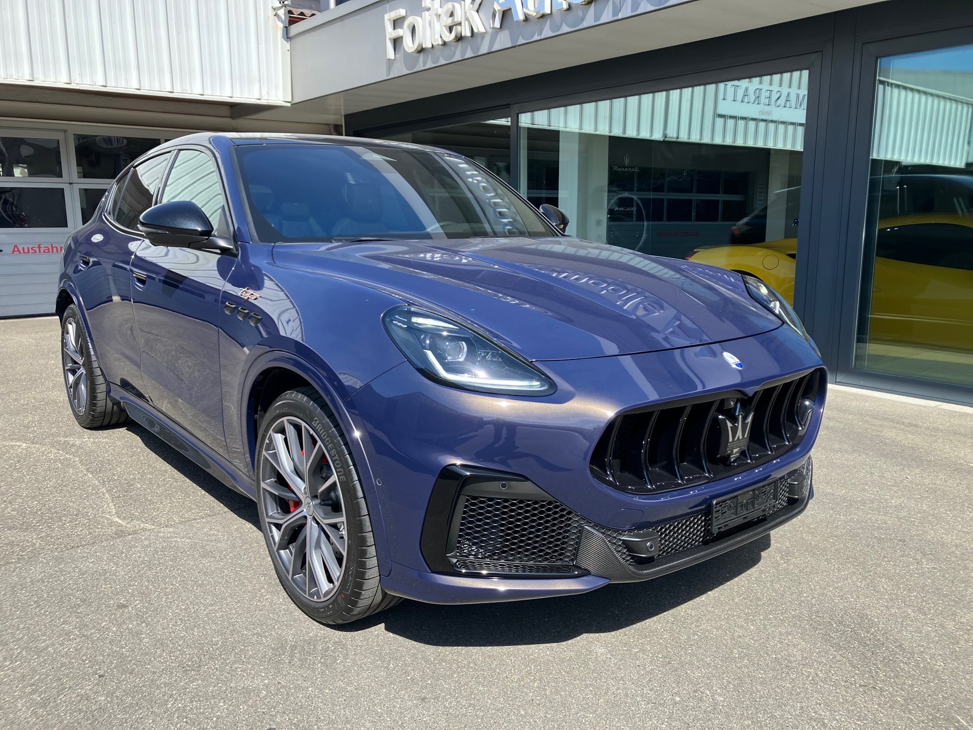 MASERATI Grecale 3.0 Trofeo-showroom-element-2