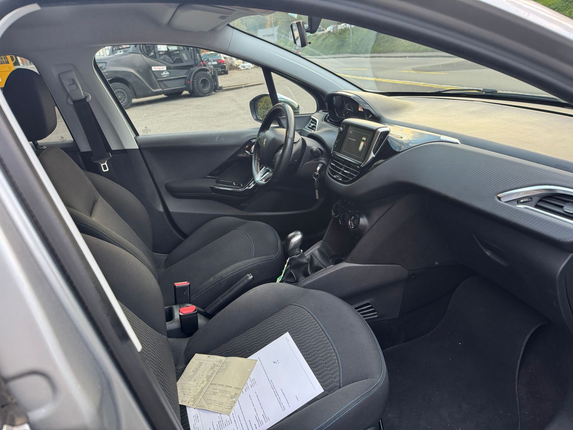 PEUGEOT 208 1.2 PureTech Access-image-10