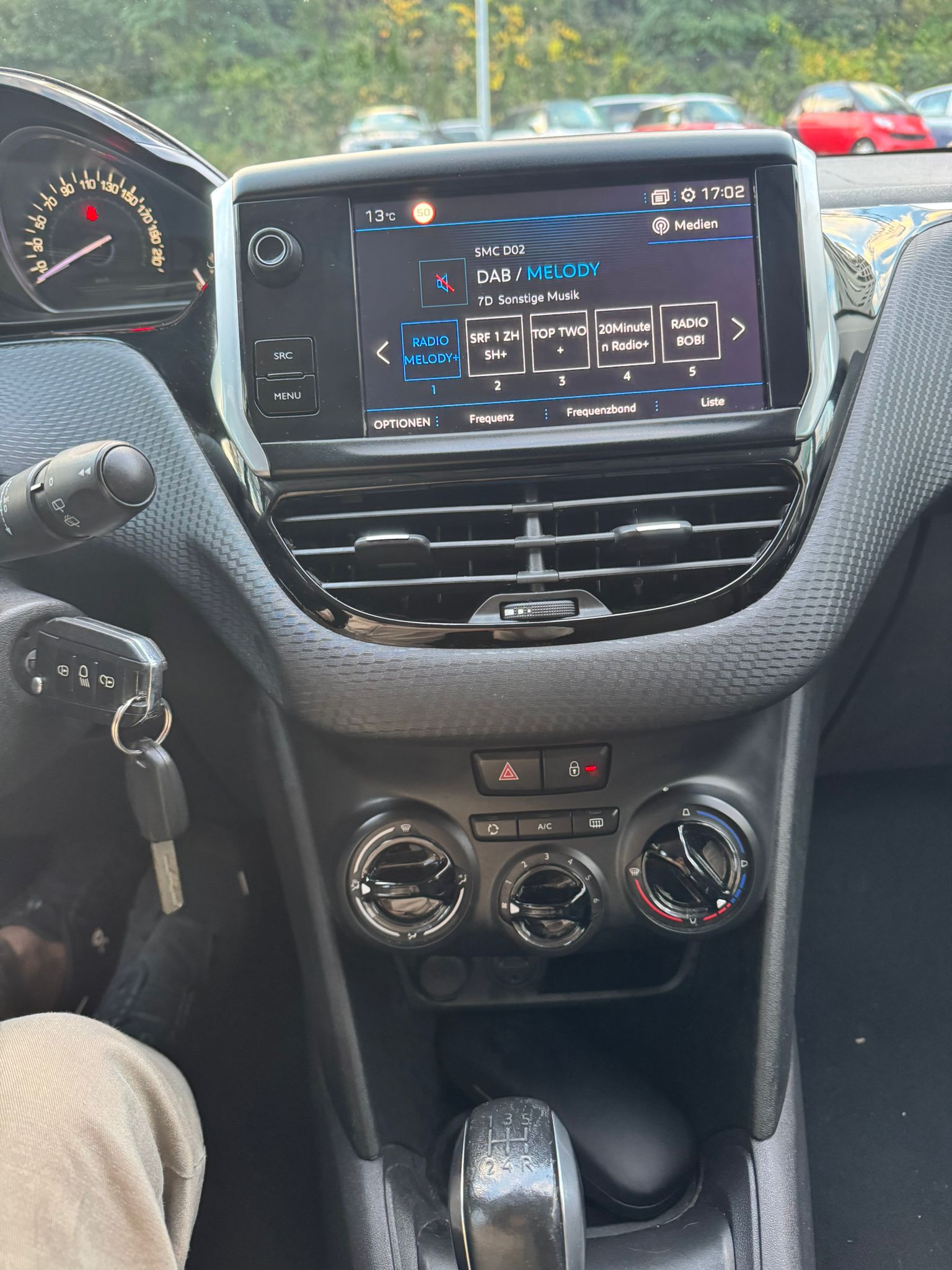 PEUGEOT 208 1.2 PureTech Access-image-12