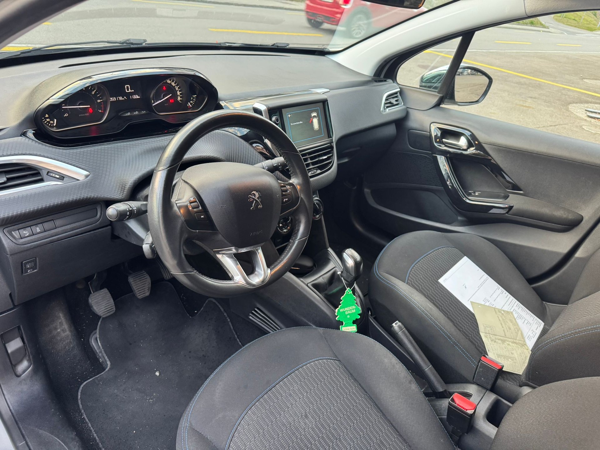PEUGEOT 208 1.2 PureTech Access-image-8