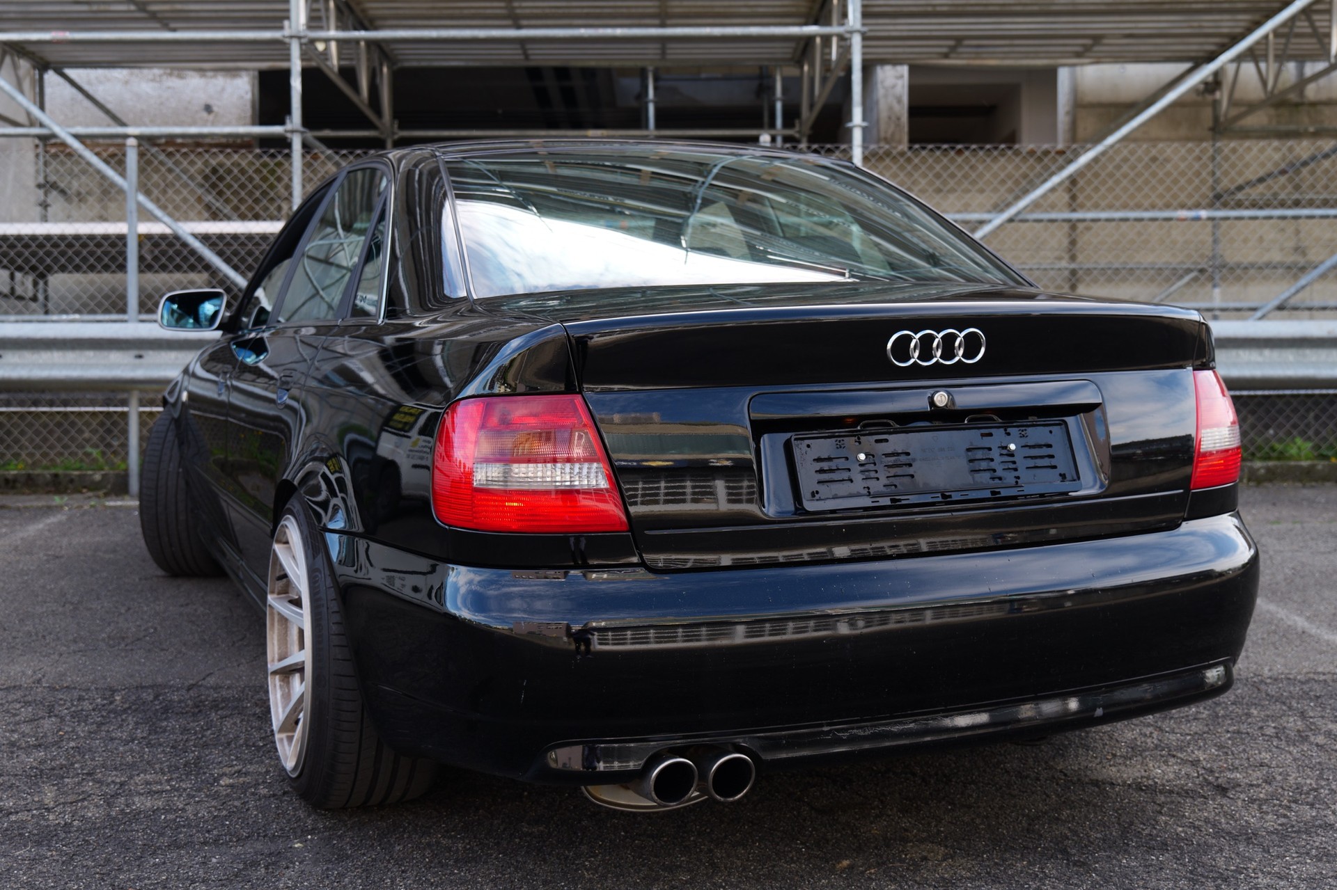 AUDI S4 B5 Limousine quattro-image-4