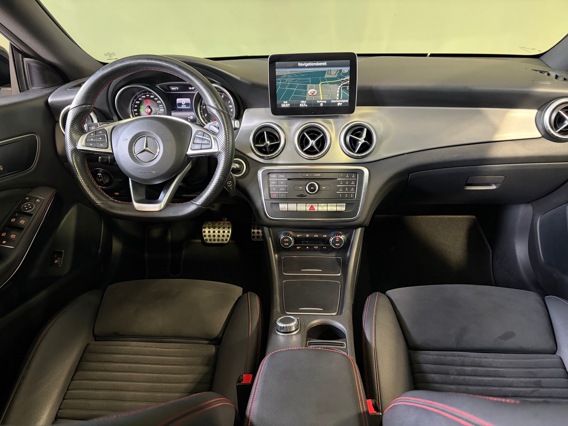 MERCEDES-BENZ CLA 220 AMG Line 4Matic 7G-DCT*CH-Fahrzeug*Night-Paket*-image-6