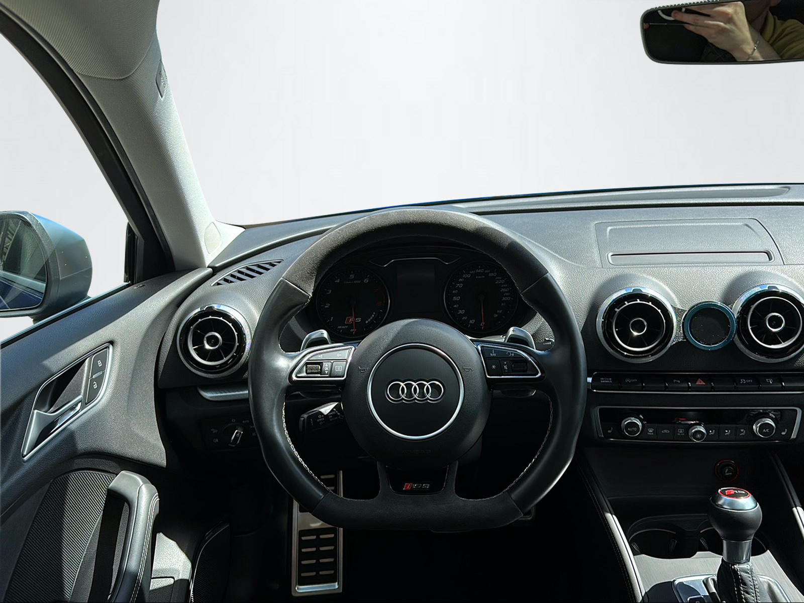 AUDI RS3 Sportback 2.5 T FSI quattro S-Tronic-image-6