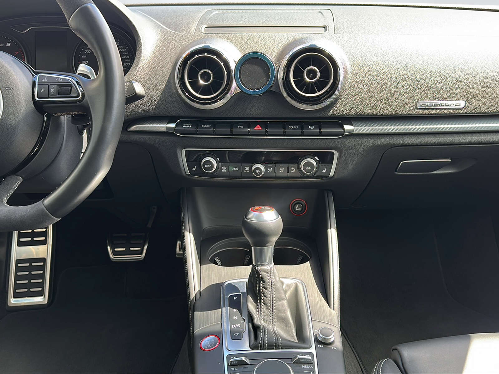 AUDI RS3 Sportback 2.5 T FSI quattro S-Tronic-image-7