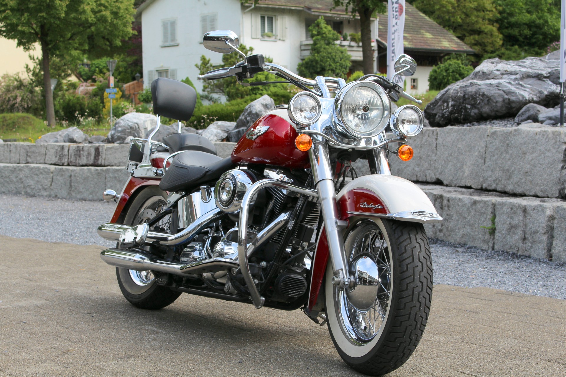 HARLEY-DAVIDSON FLSTN Softail Deluxe ABS-showroom-element-1