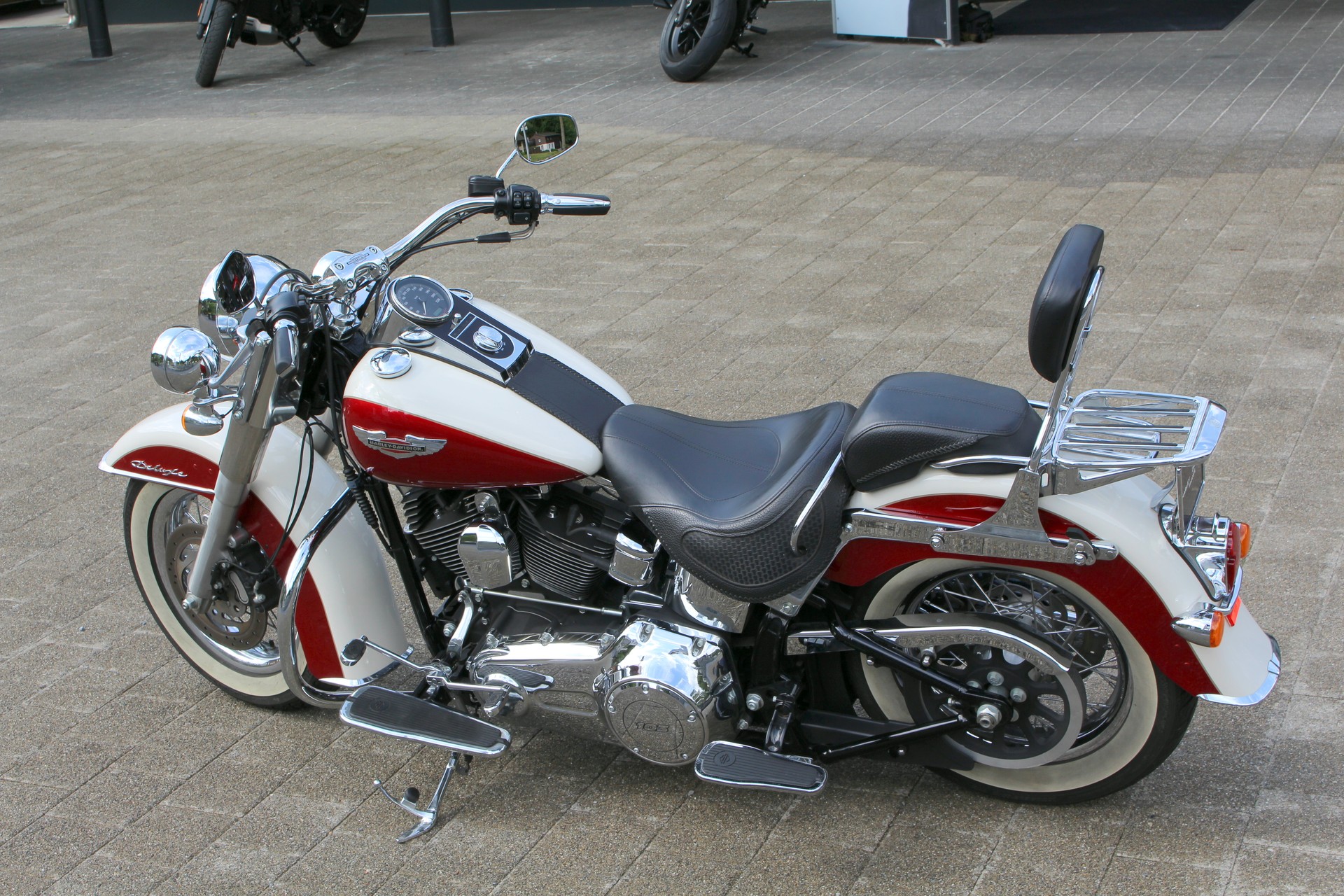 HARLEY-DAVIDSON FLSTN Softail Deluxe ABS-showroom-element-3
