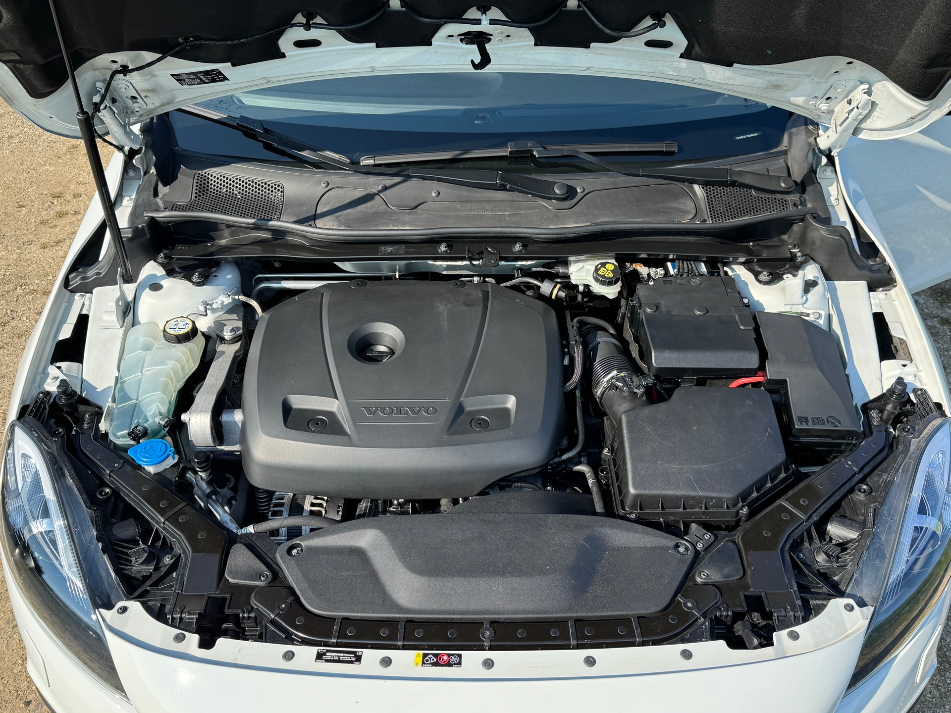 VOLVO 2.0 T4 Momentum AWD S/S-image-9