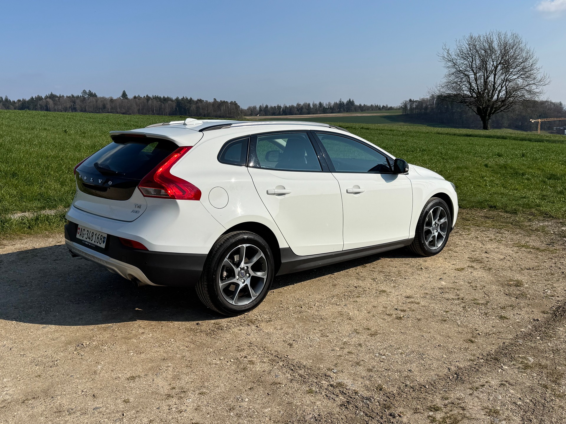 VOLVO 2.0 T4 Momentum AWD S/S-image-1