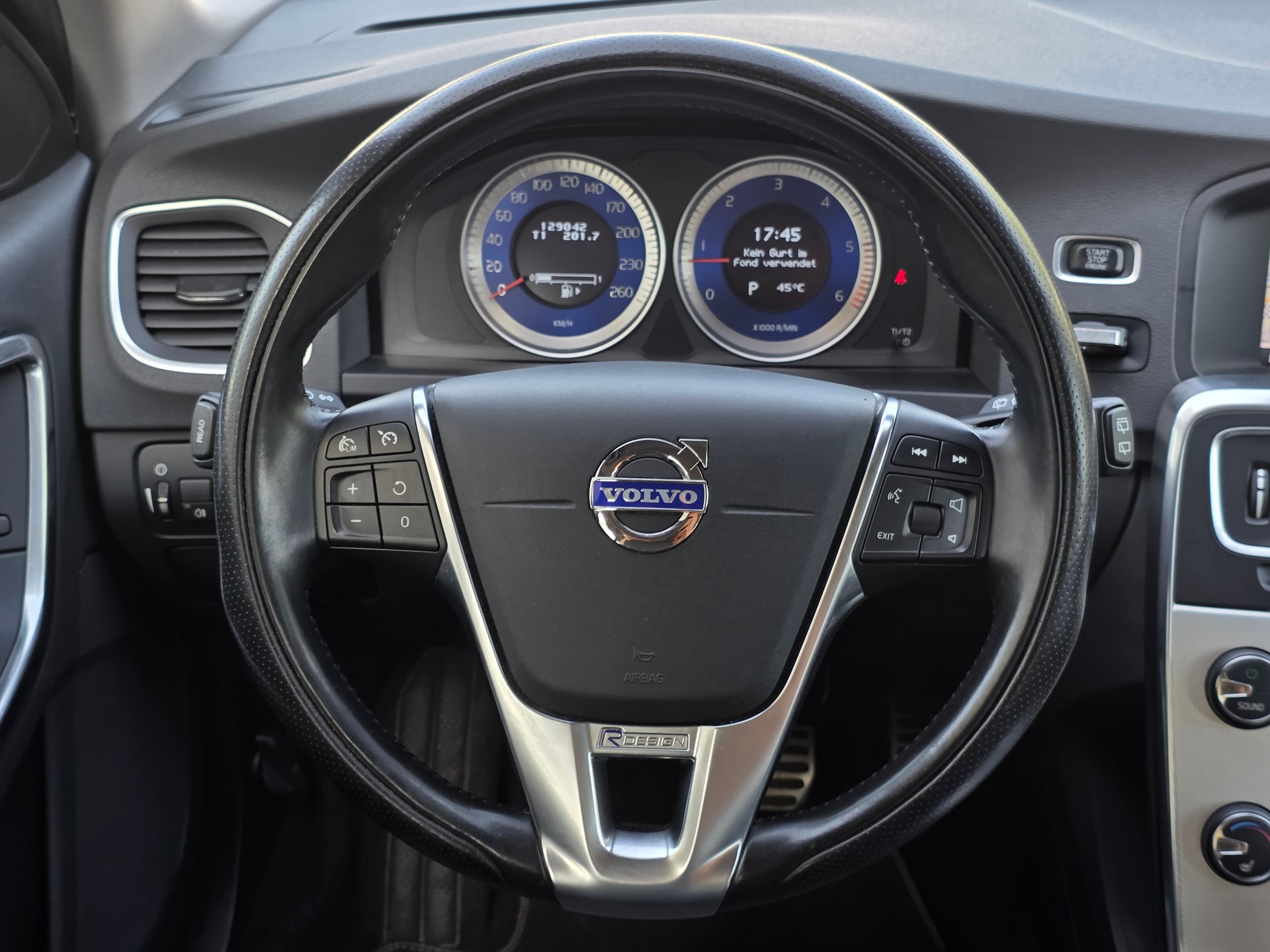 VOLVO V60 D5 AWD R-Design Geartronic * CH-Fahrzeug * 230PS *-image-14