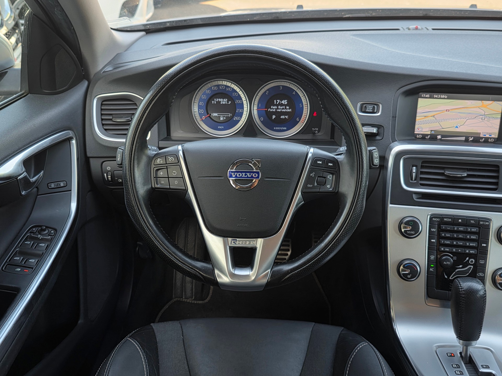 VOLVO V60 D5 AWD R-Design Geartronic * CH-Fahrzeug * 230PS *-image-13