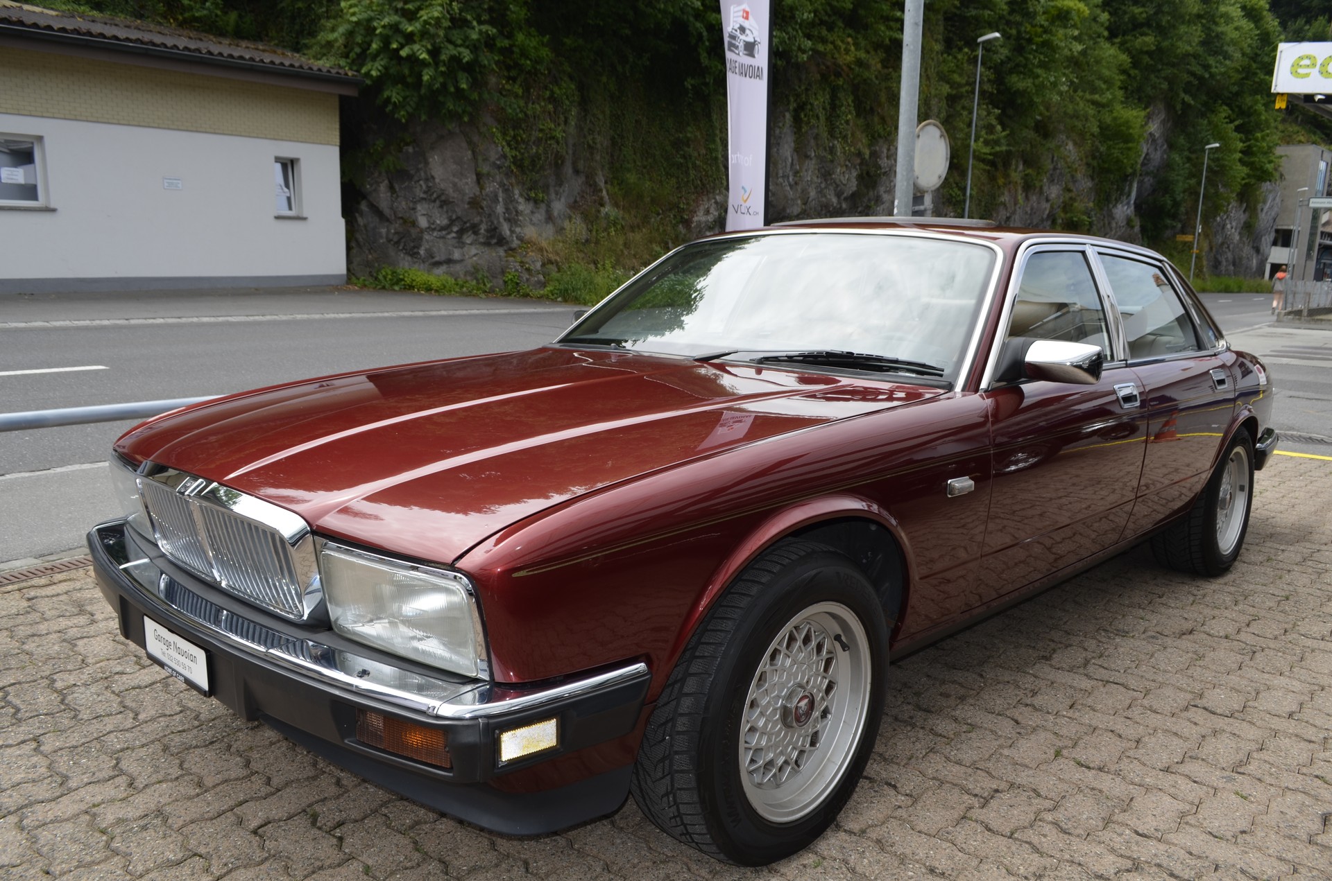 JAGUAR XJ6 4.0 Sovereign-image-1