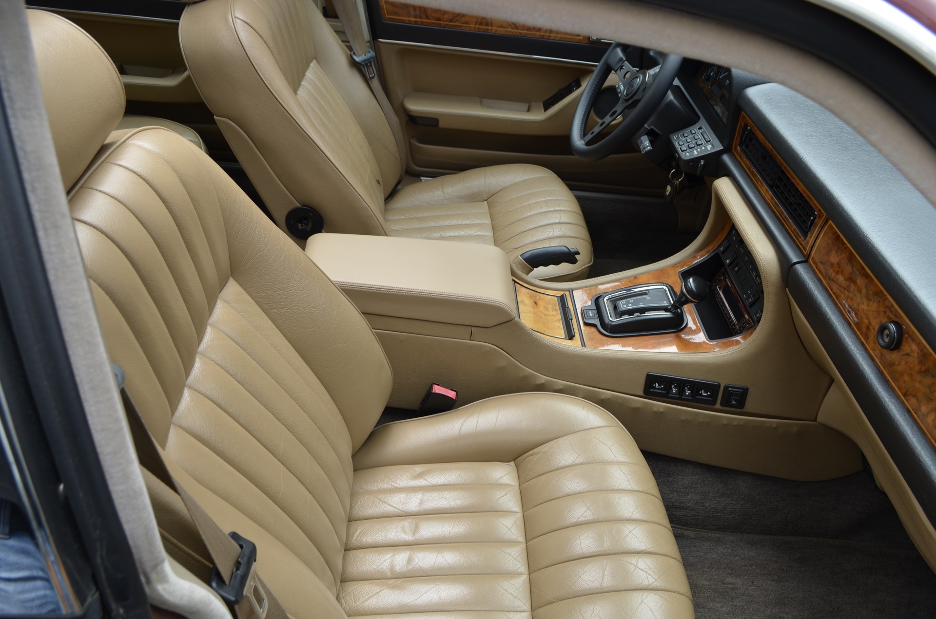 JAGUAR XJ6 4.0 Sovereign-image-14