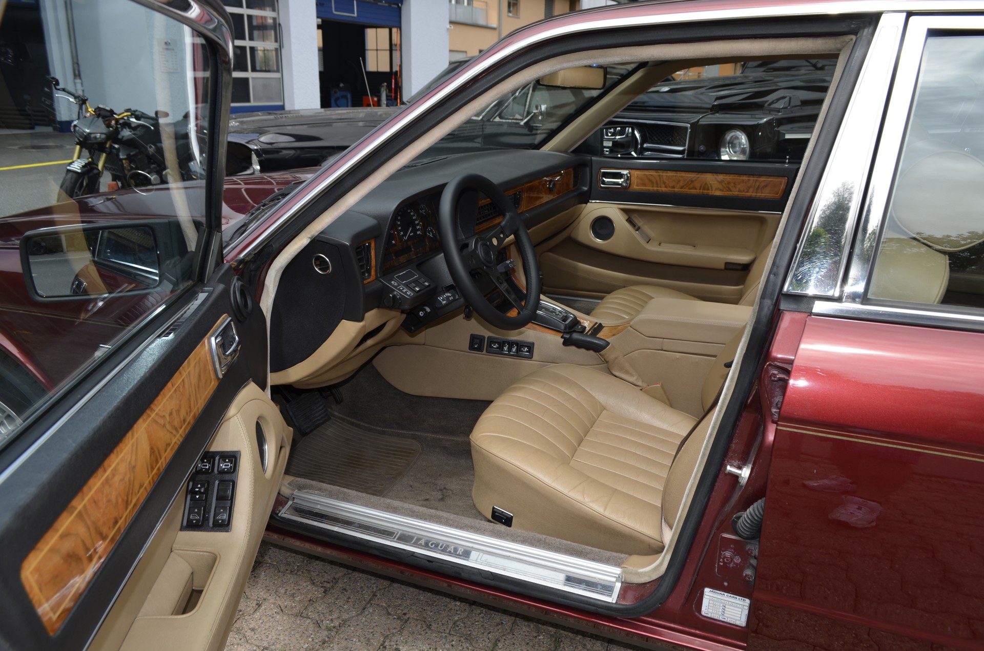 JAGUAR XJ6 4.0 Sovereign-image-7