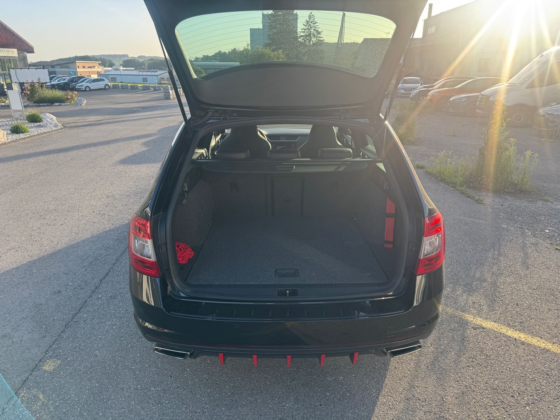 SKODA Octavia Combi 2.0 TSI RS-image-9