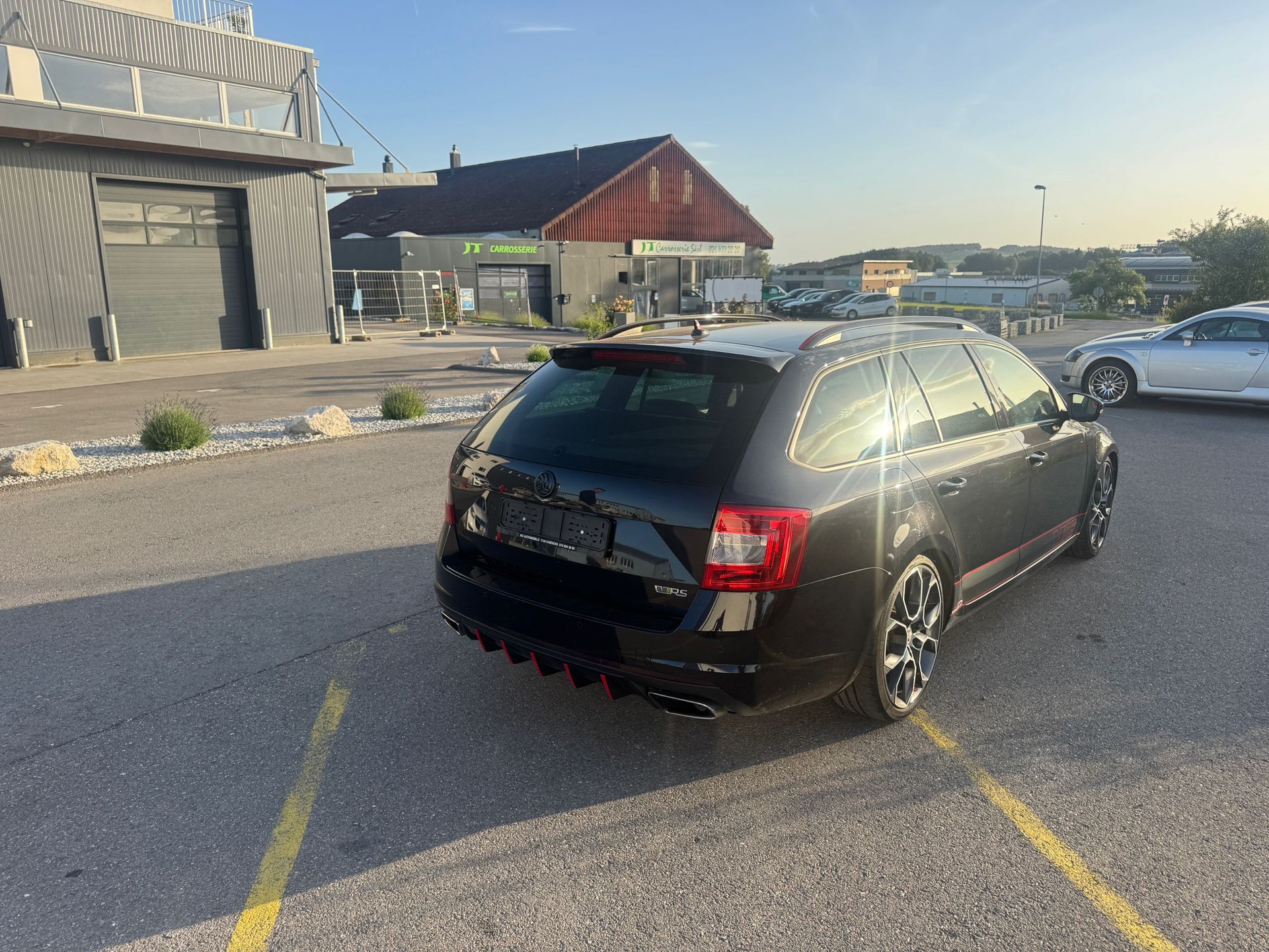 SKODA Octavia Combi 2.0 TSI RS-image-2
