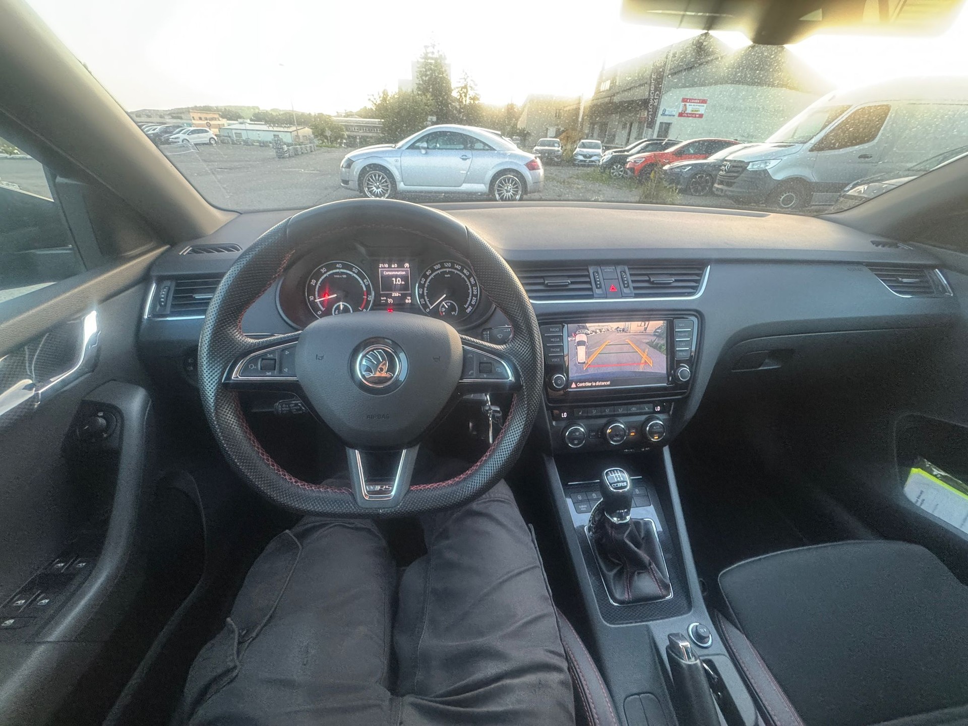 SKODA Octavia Combi 2.0 TSI RS-image-11