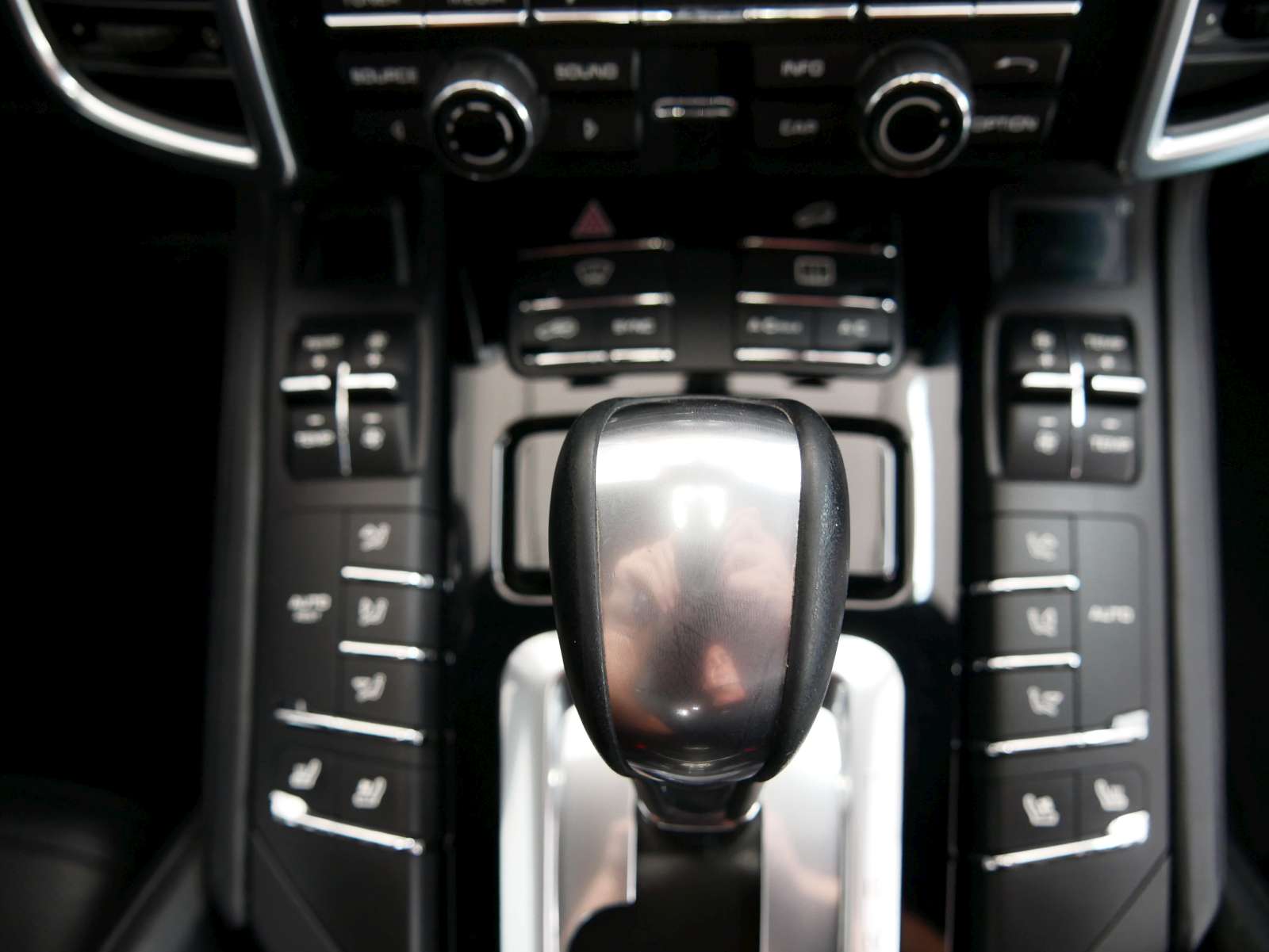 PORSCHE Cayenne S-image-10