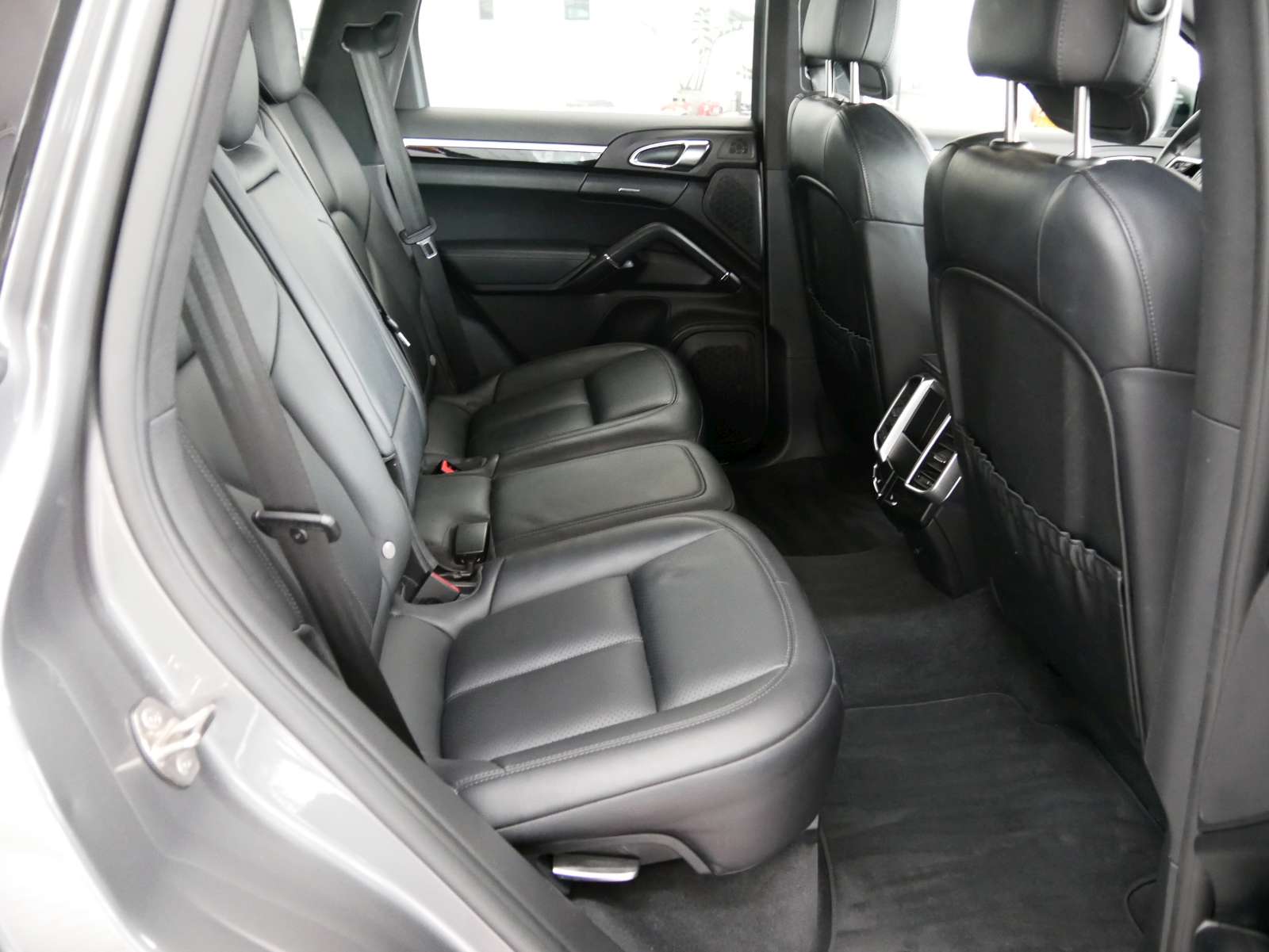PORSCHE Cayenne S-image-13