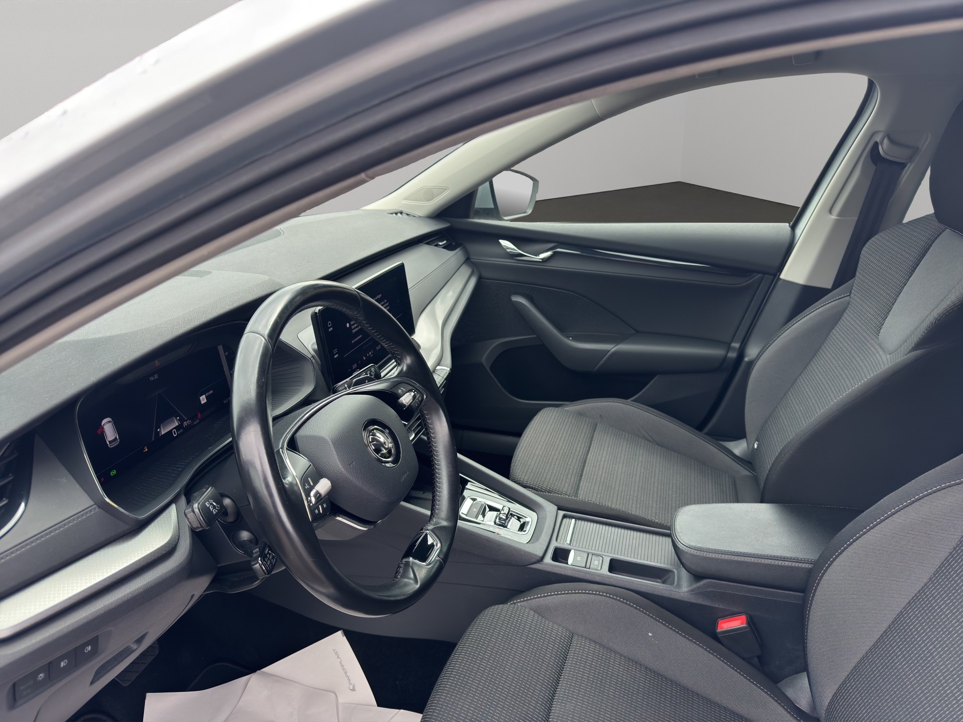 SKODA Octavia Combi 2.0 TDI DSG Ambition-image-7