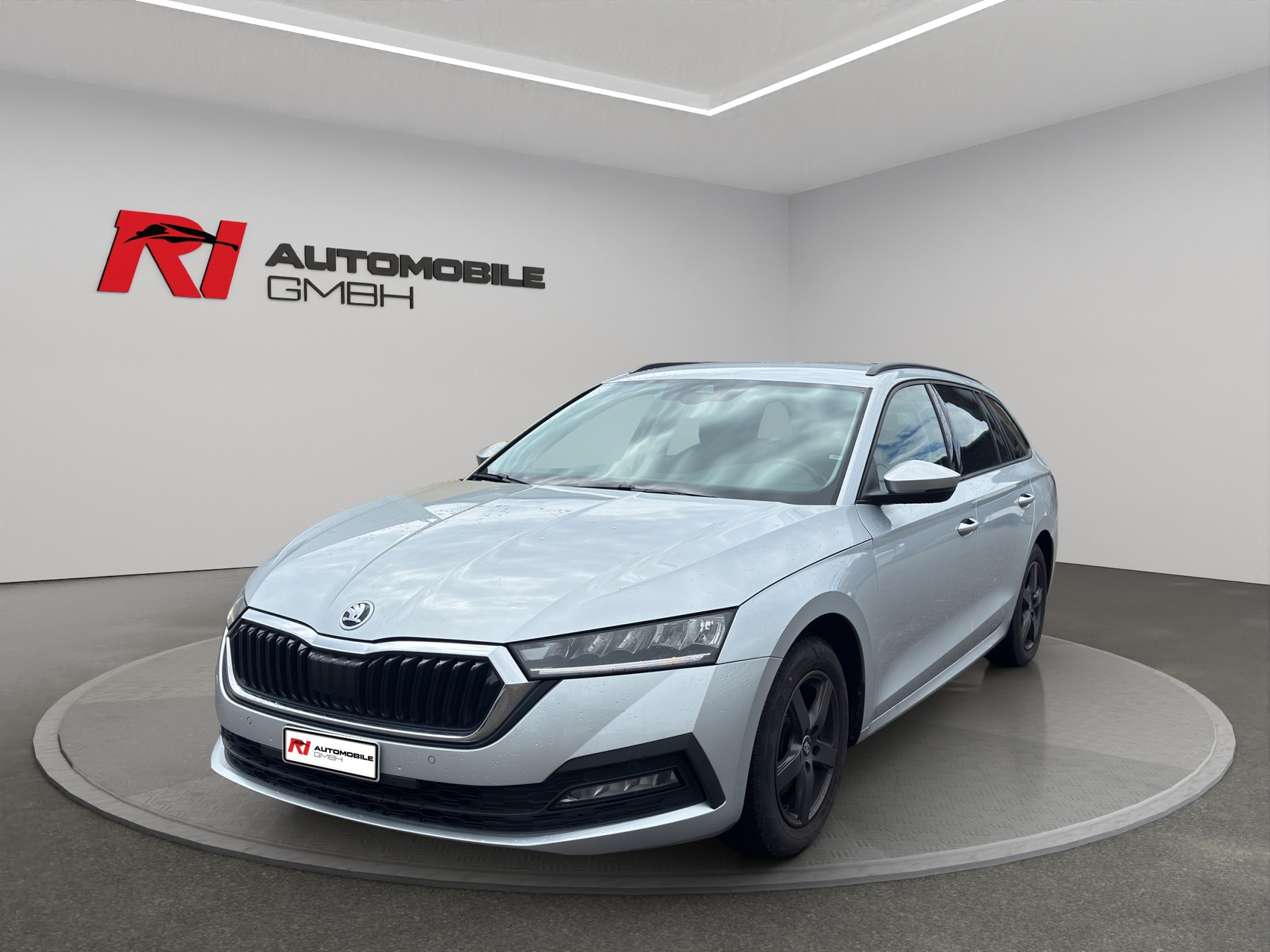 SKODA Octavia Combi 2.0 TDI DSG Ambition