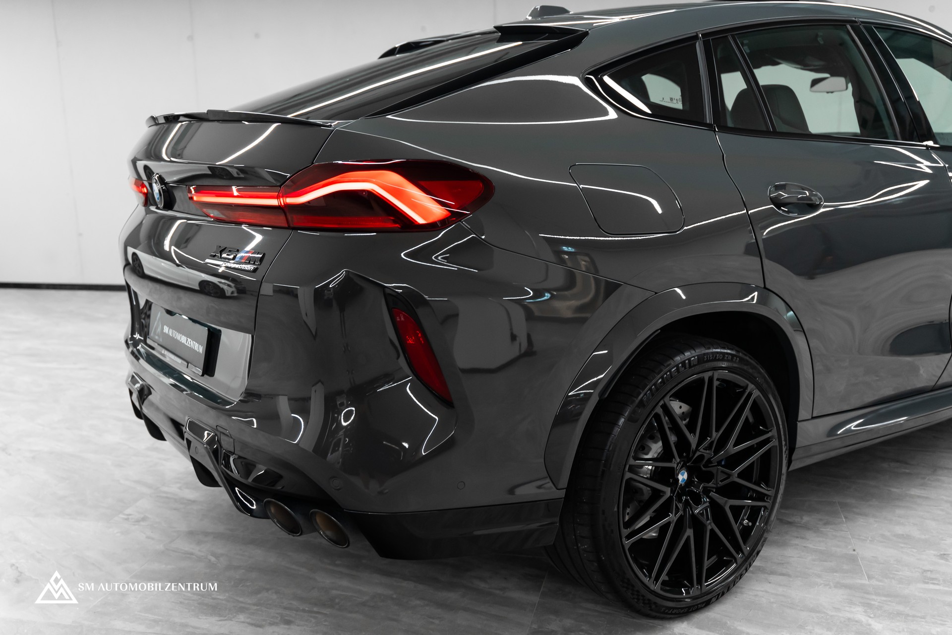 BMW X6 M Competition / Panorama / Assistenten / Carbon Fibre-image-8