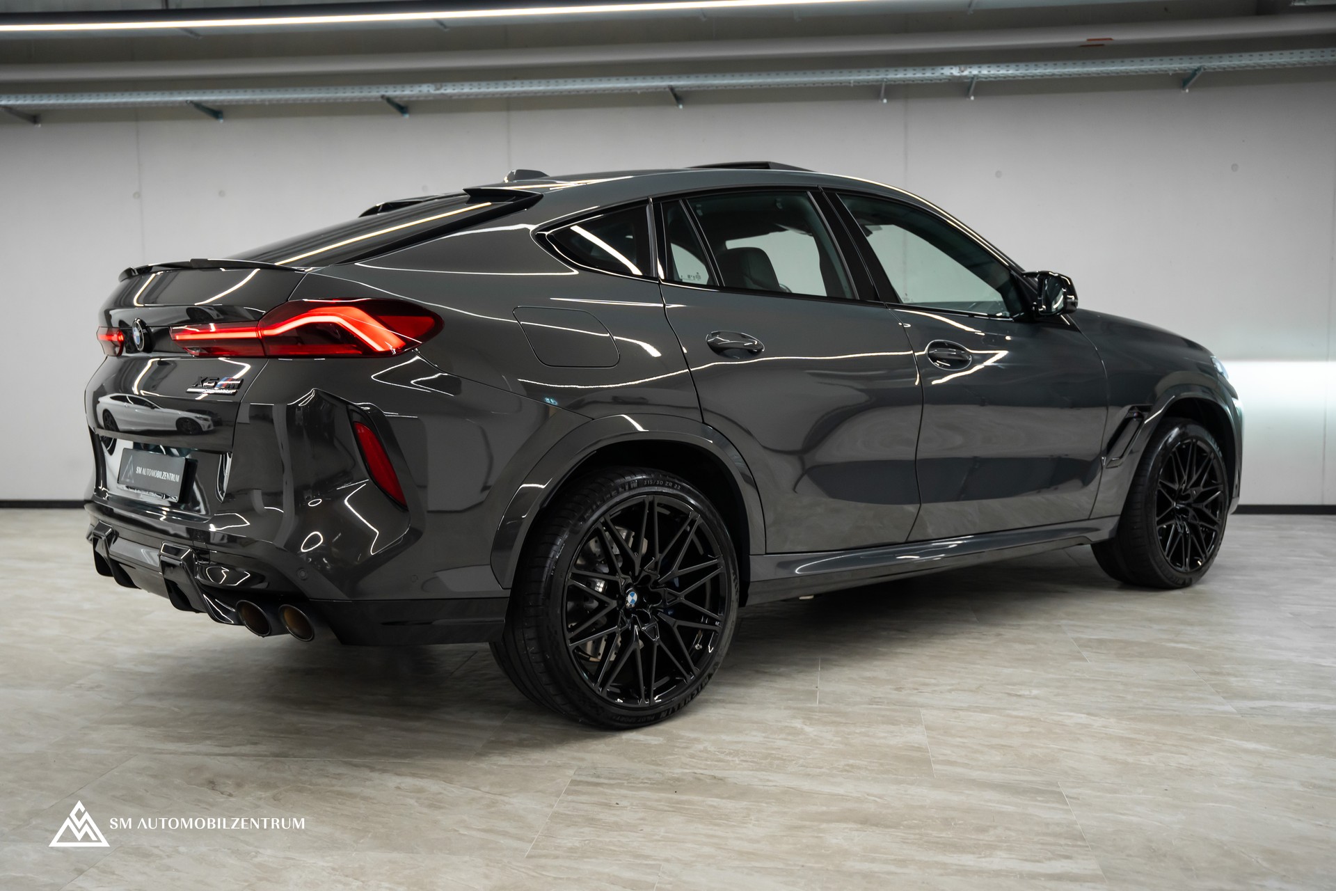 BMW X6 M Competition / Panorama / Assistenten / Carbon Fibre-image-4