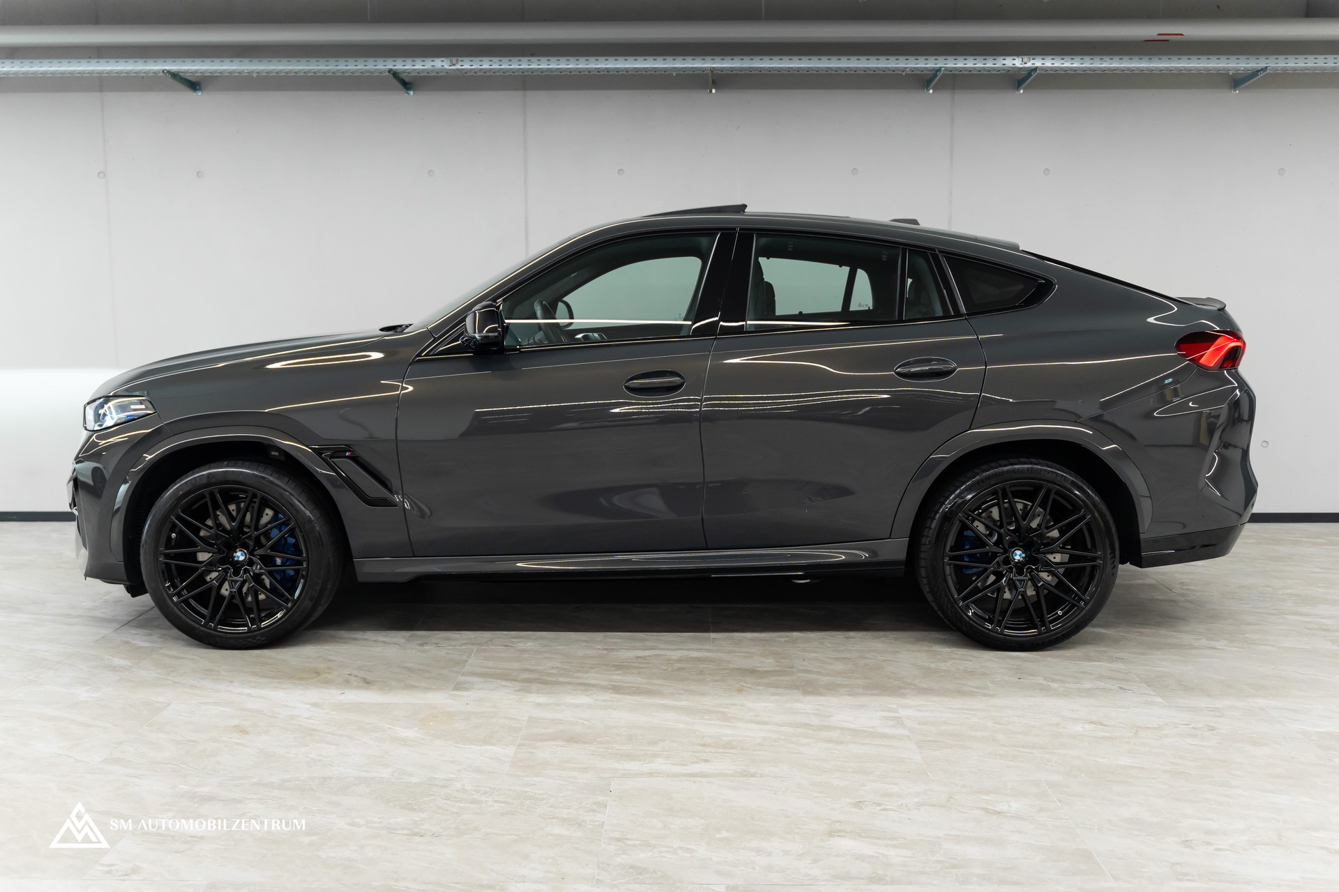BMW X6 M Competition / Panorama / Assistenten / Carbon Fibre-image-5