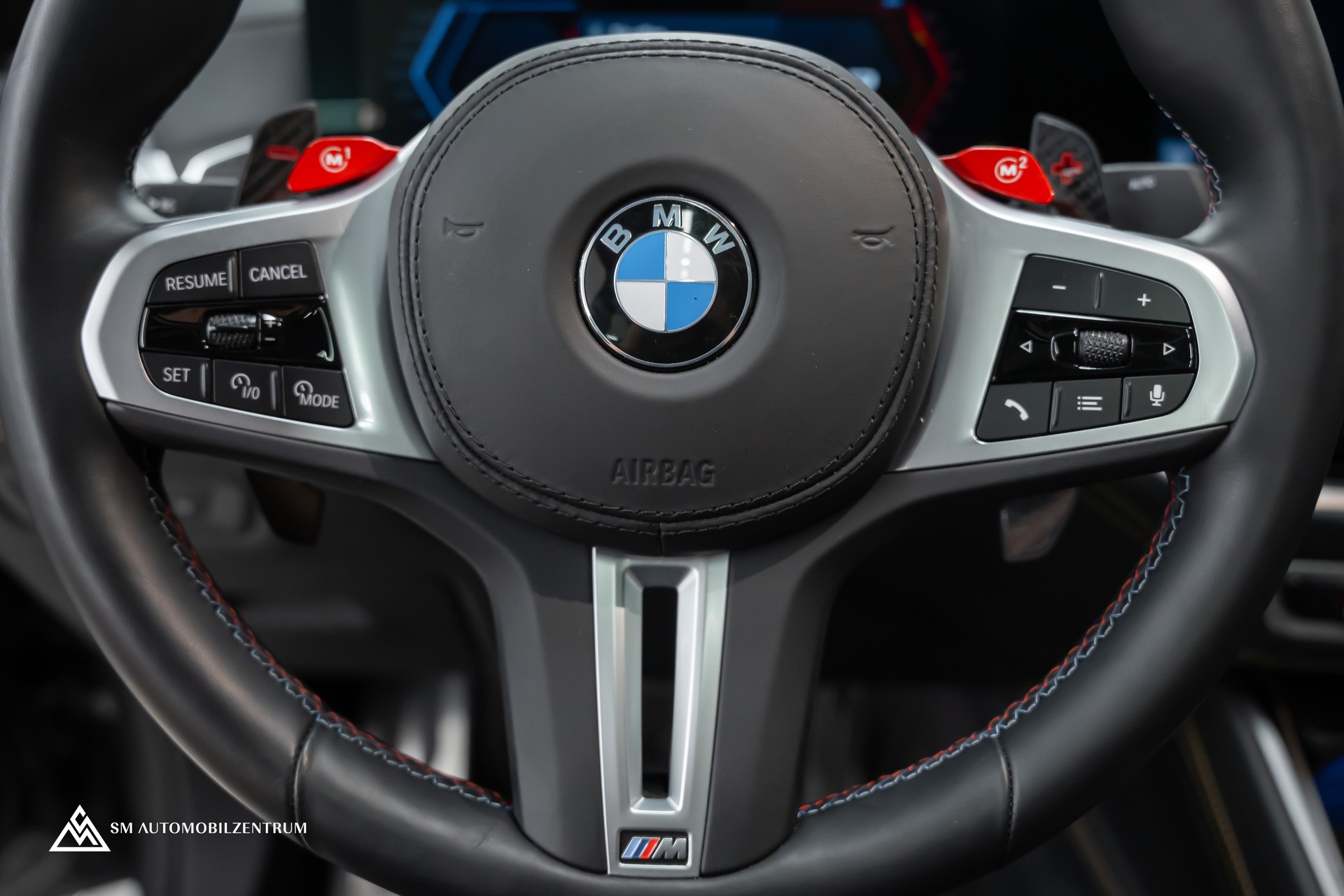 BMW X6 M Competition / Panorama / Assistenten / Carbon Fibre-image-23