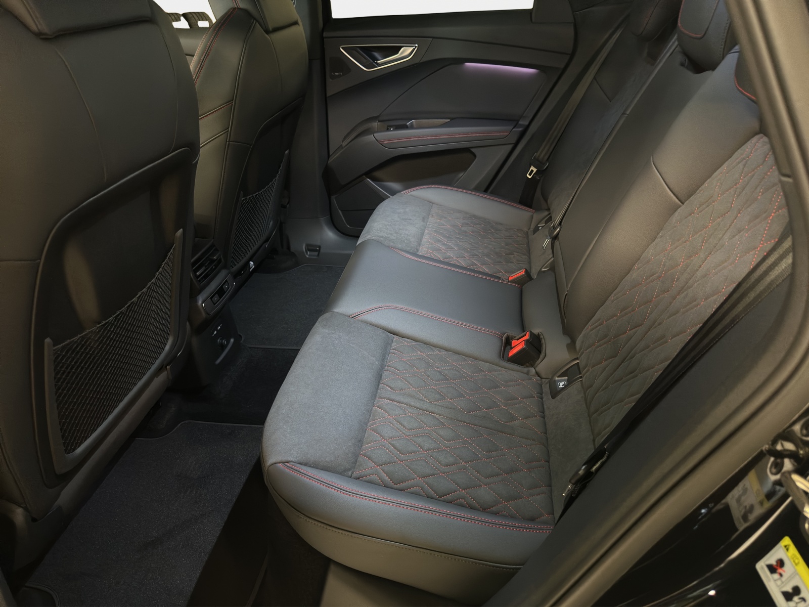 AUDI Q4 Sportback e-tron 45 Edition Swiss Ski quattro-image-11