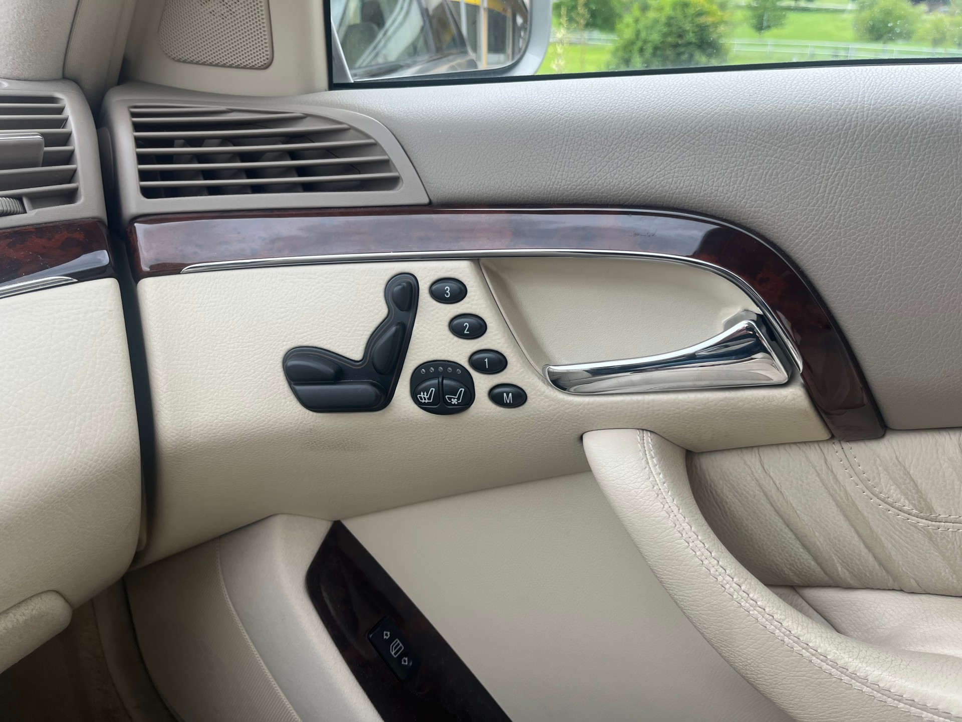 MERCEDES-BENZ S 350-image-14