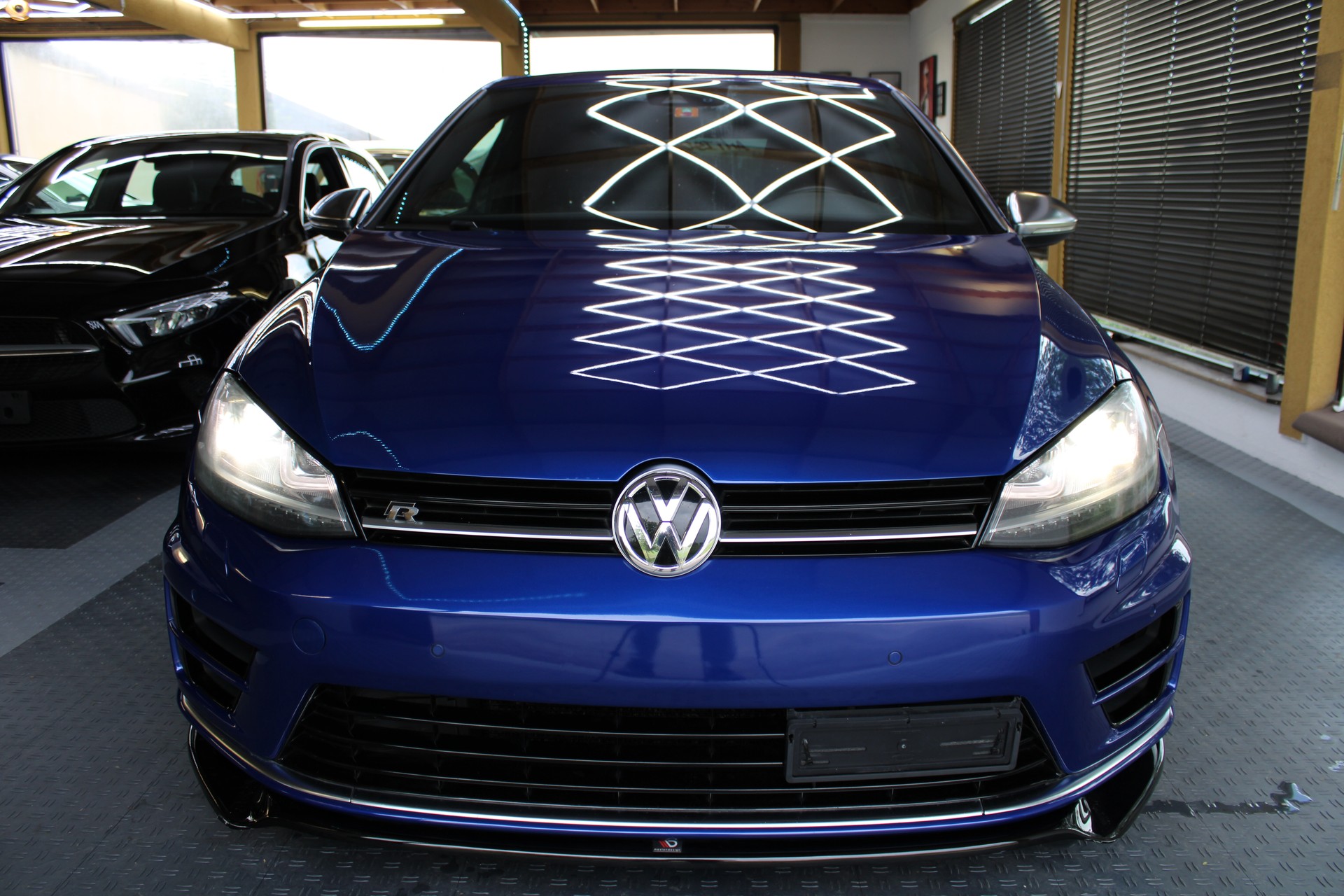 VW Golf 2.0 TSI R 4Motion DSG-image-1