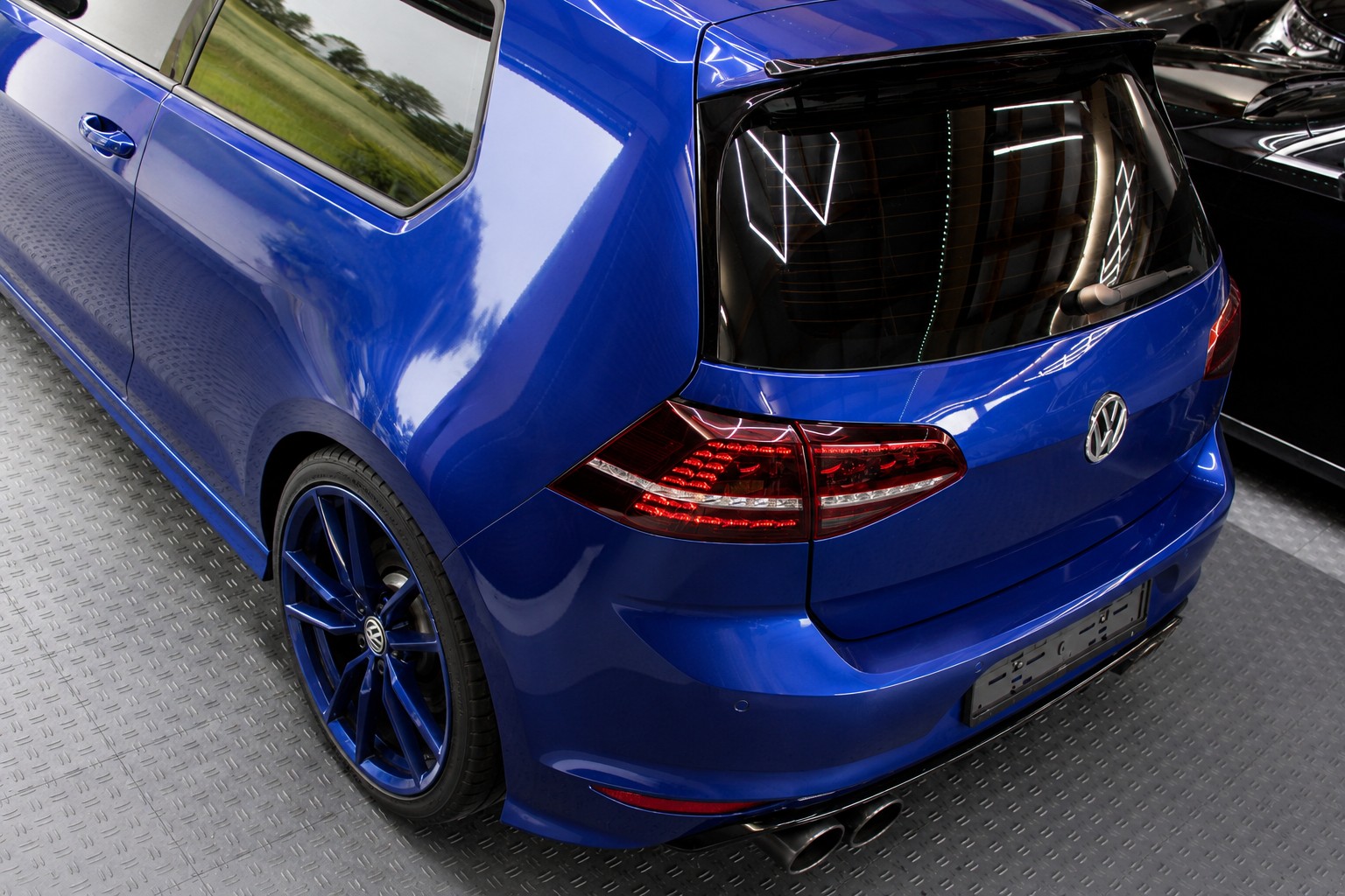 VW Golf 2.0 TSI R 4Motion DSG-image-5