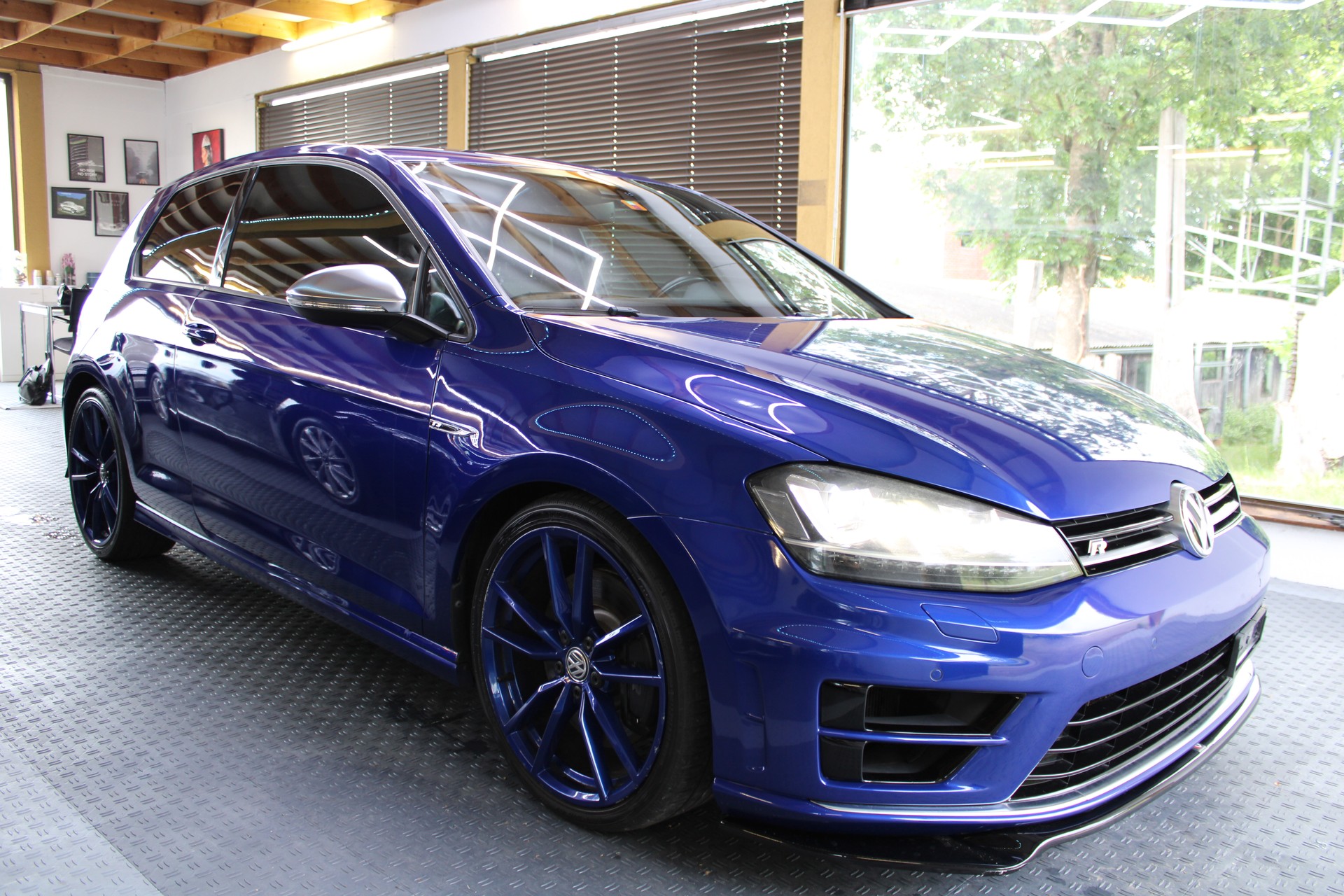 VW Golf 2.0 TSI R 4Motion DSG-image-2