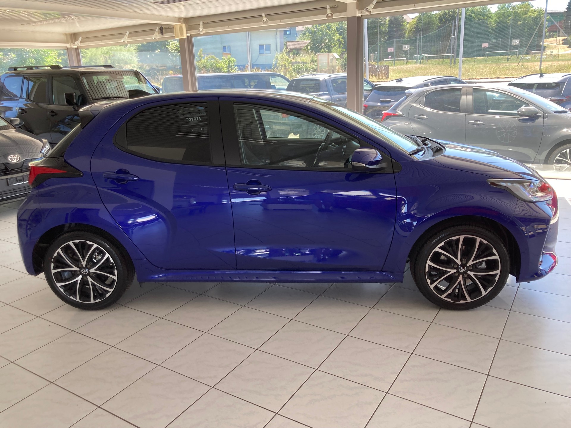 TOYOTA Yaris 1.5 Trend e-CVT-image-3