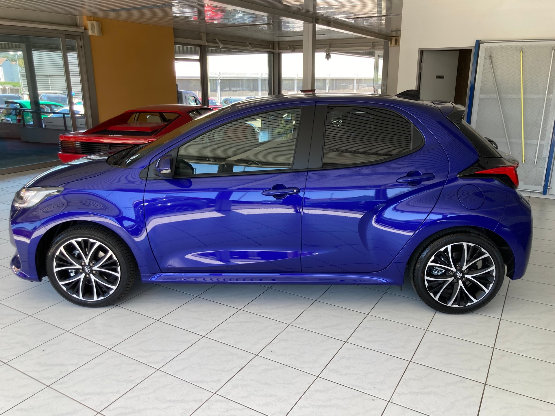 TOYOTA Yaris 1.5 Trend e-CVT-image-7