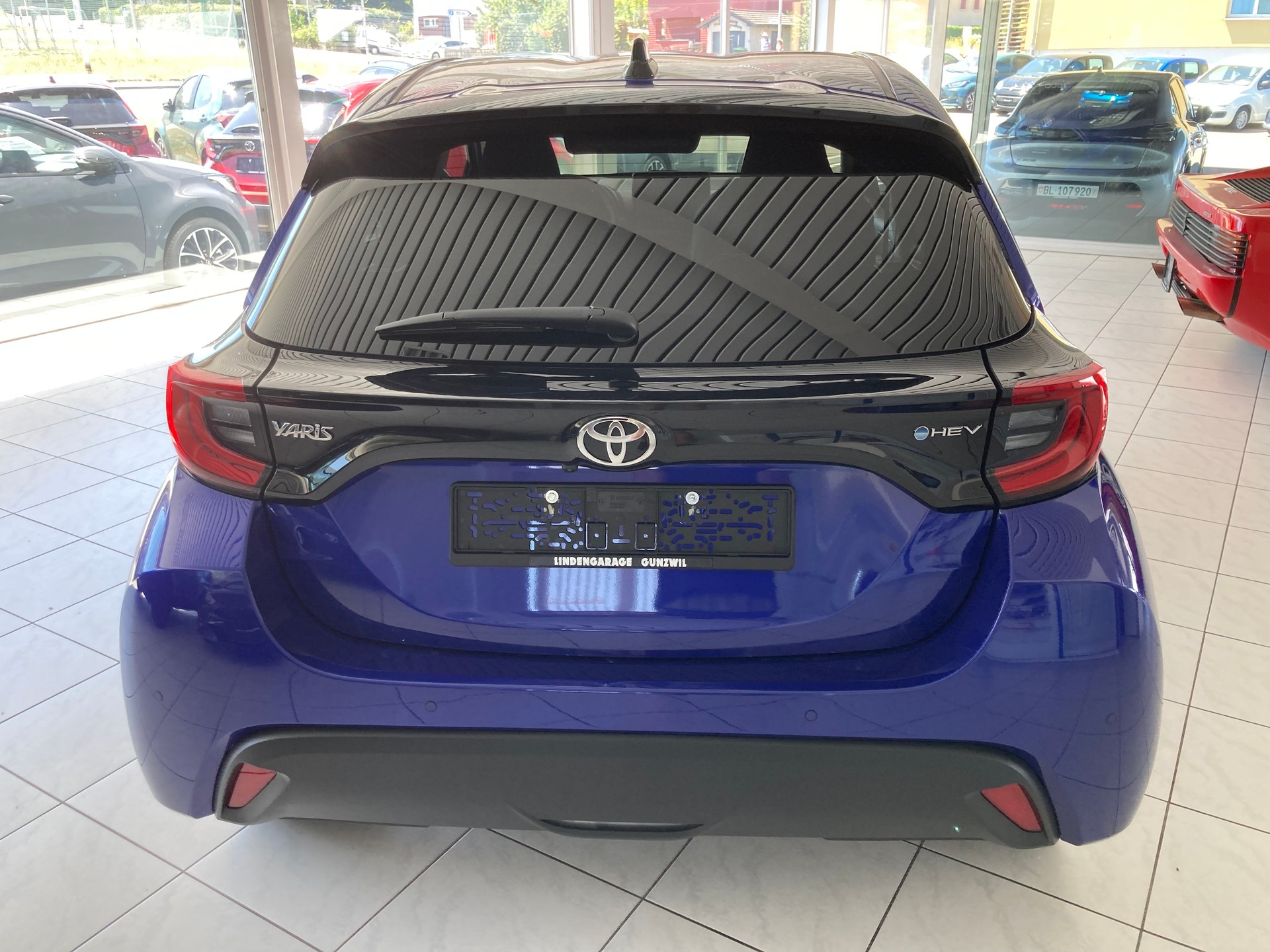 TOYOTA Yaris 1.5 Trend e-CVT-image-5