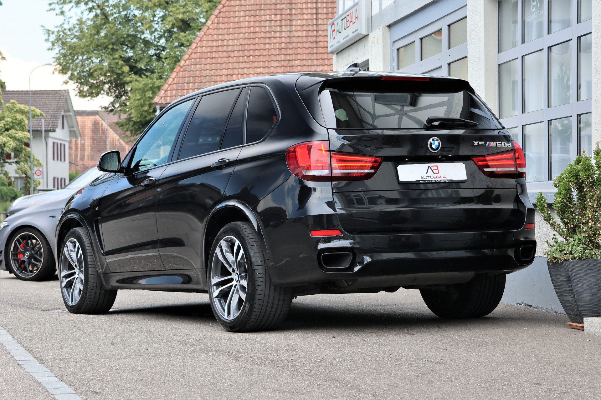 BMW X5 xDrive M50d Steptronic (CH)-image-2
