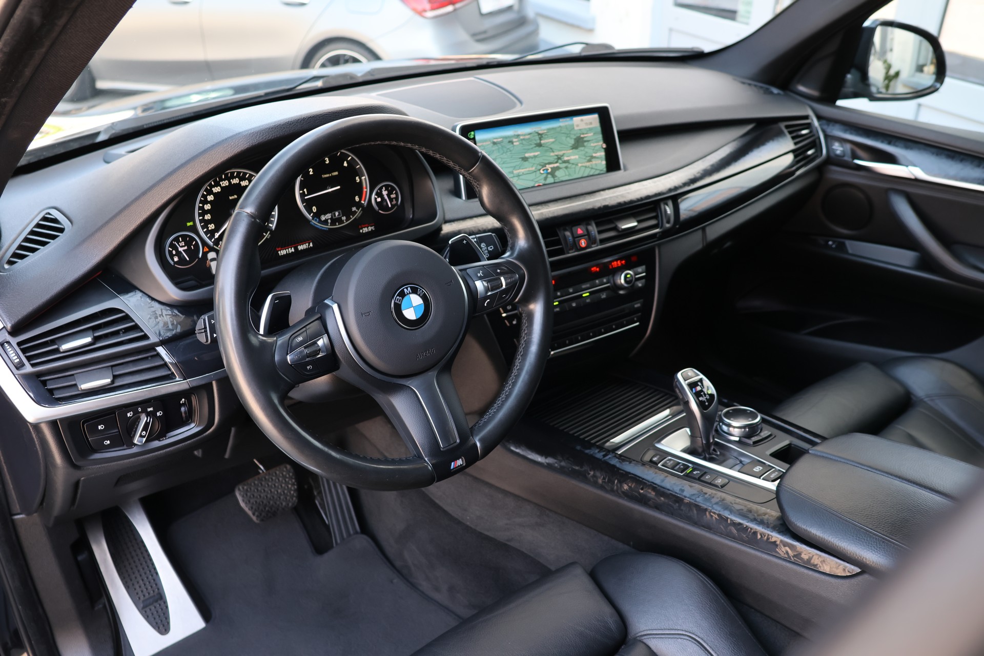 BMW X5 xDrive M50d Steptronic (CH)-image-9