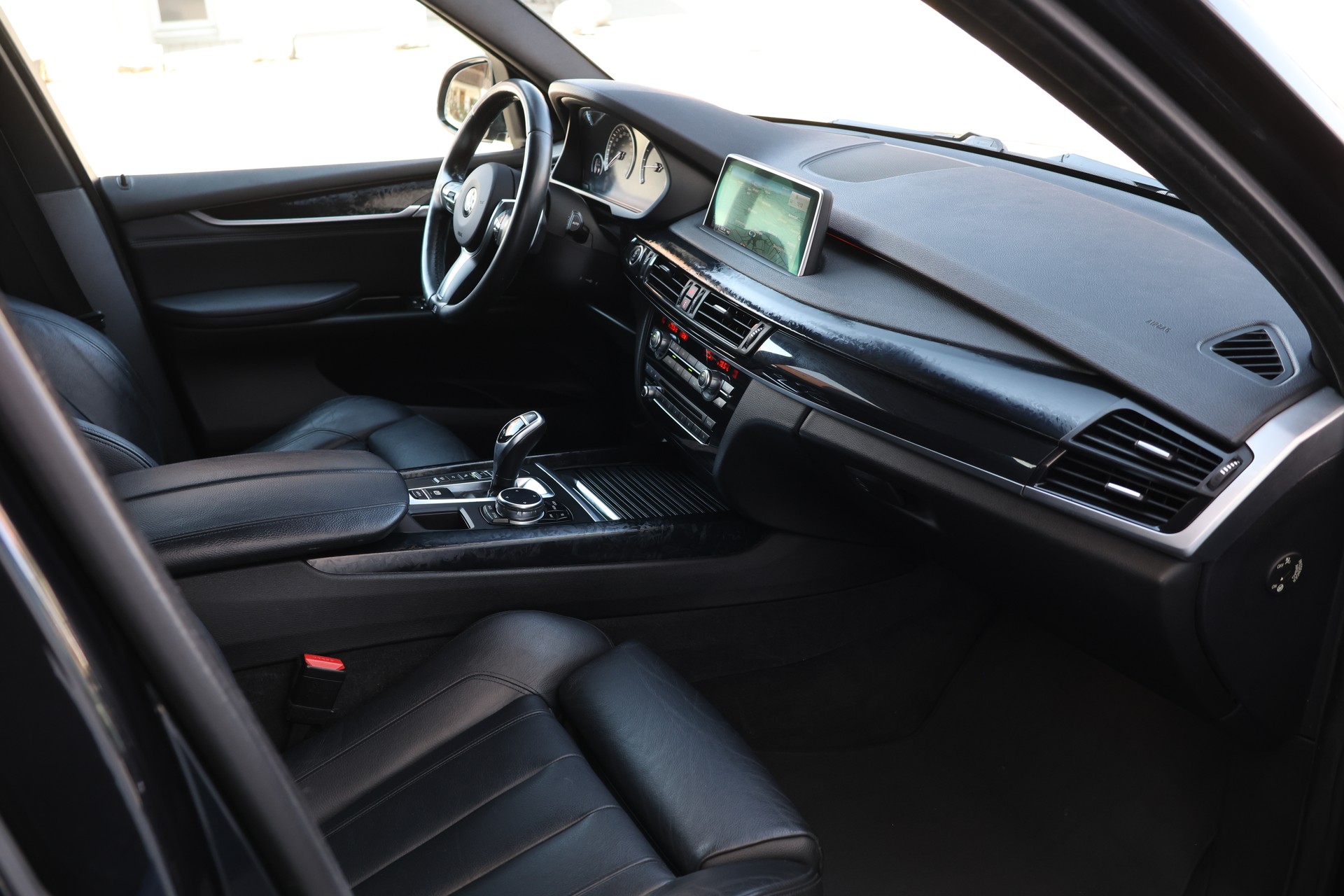 BMW X5 xDrive M50d Steptronic (CH)-image-16