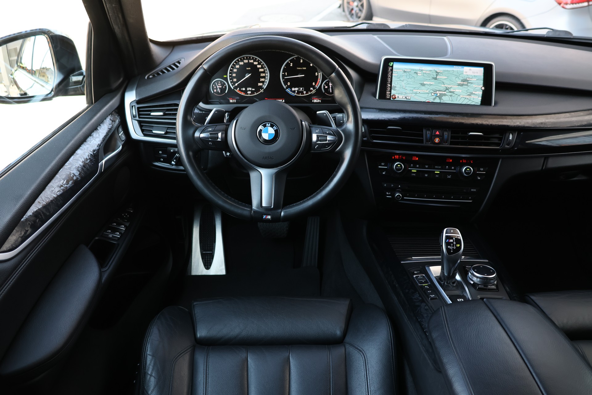 BMW X5 xDrive M50d Steptronic (CH)-image-12