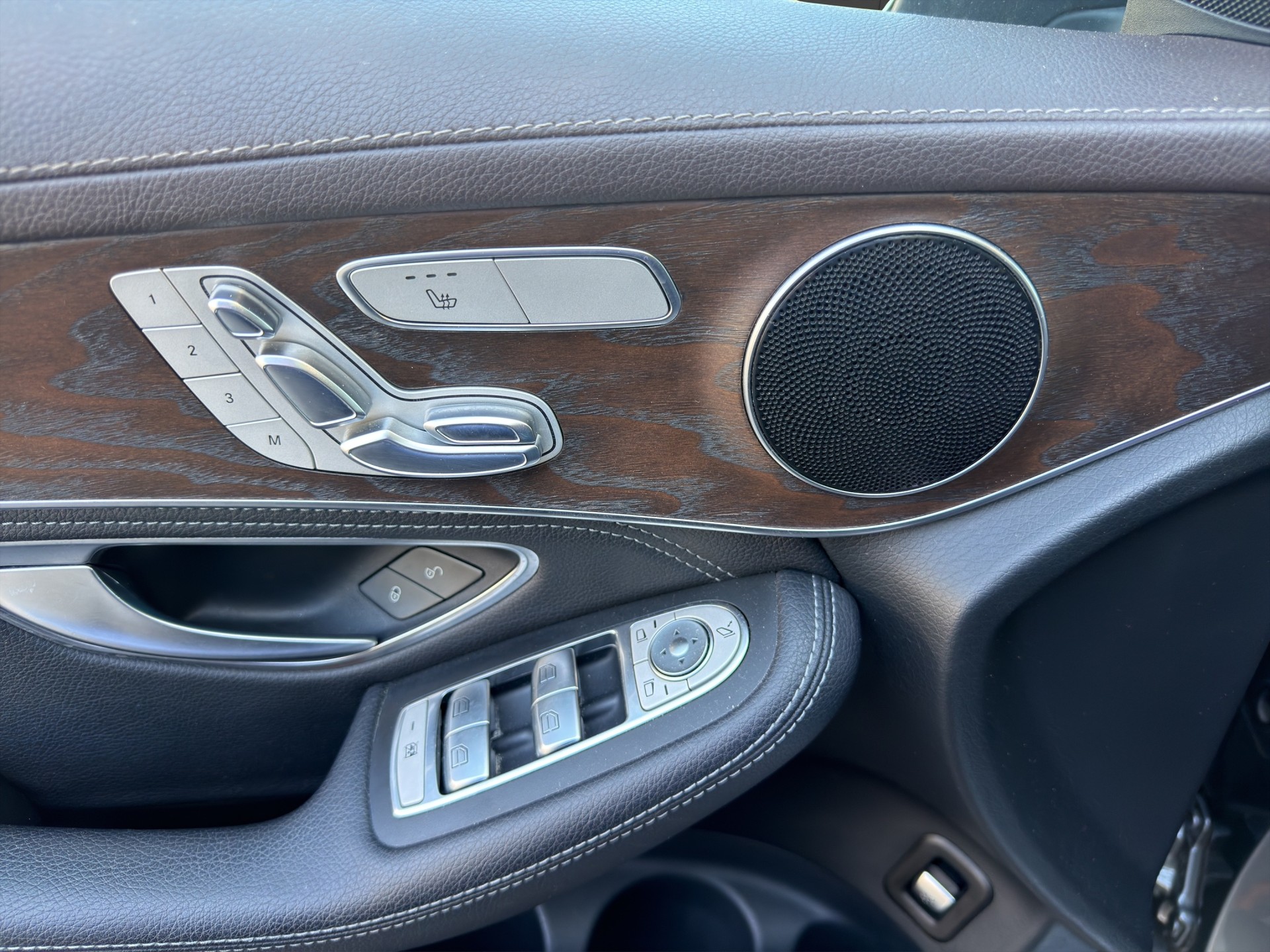 MERCEDES-BENZ GLC 350 e Exclusive 4Matic 7G-Tronic-image-13