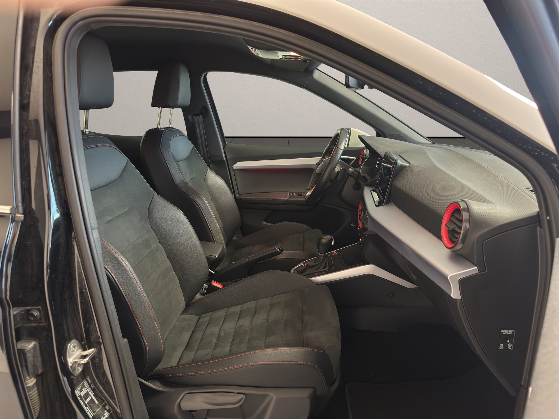 SEAT Arona 1.0 TSI Eco Move FR DSG-image-9