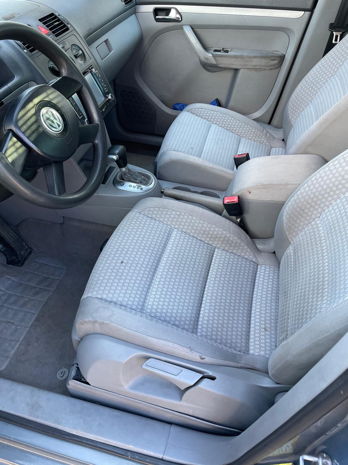 VW Touran 2.0 TDI Trendline-image-7
